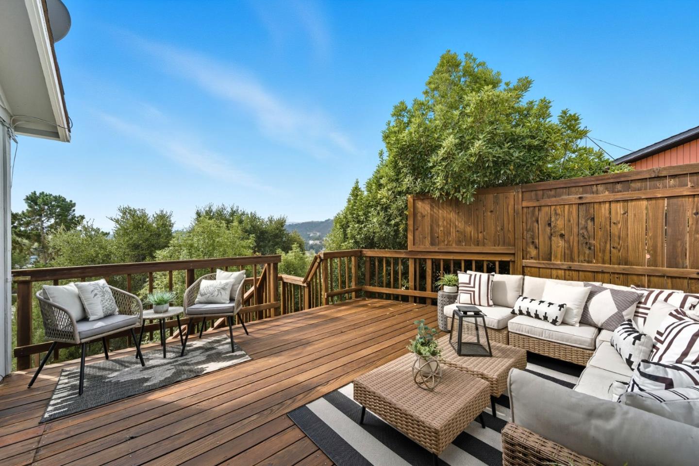 Detail Gallery Image 19 of 25 For 46 Arch Ln, San Carlos,  CA 94070 - 3 Beds | 2/1 Baths
