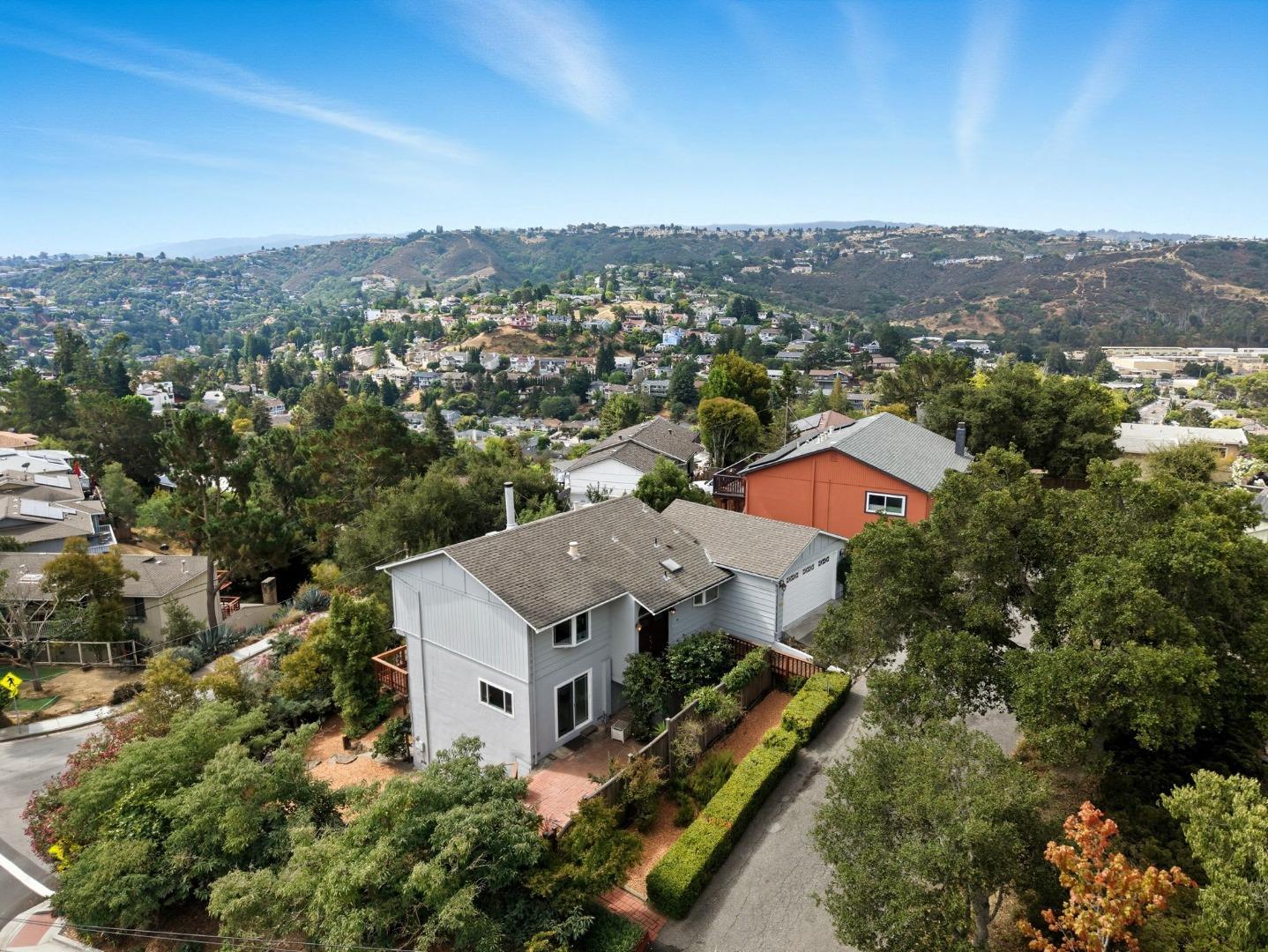 Detail Gallery Image 25 of 25 For 46 Arch Ln, San Carlos,  CA 94070 - 3 Beds | 2/1 Baths