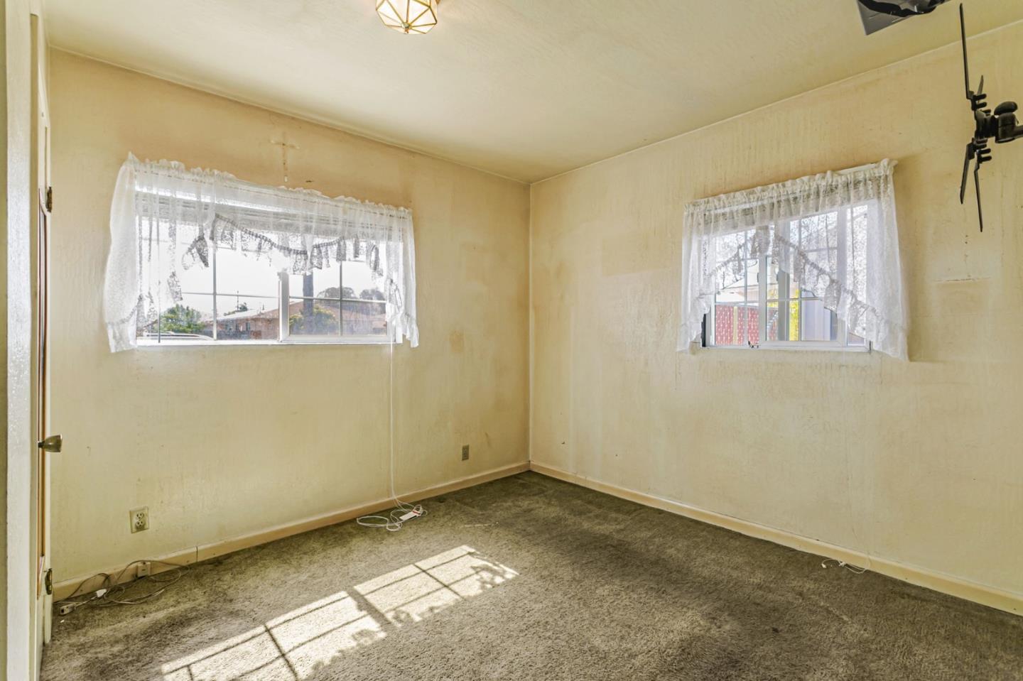 Detail Gallery Image 20 of 36 For 160 Talmadge Ave, San Jose,  CA 95127 - 3 Beds | 1/1 Baths