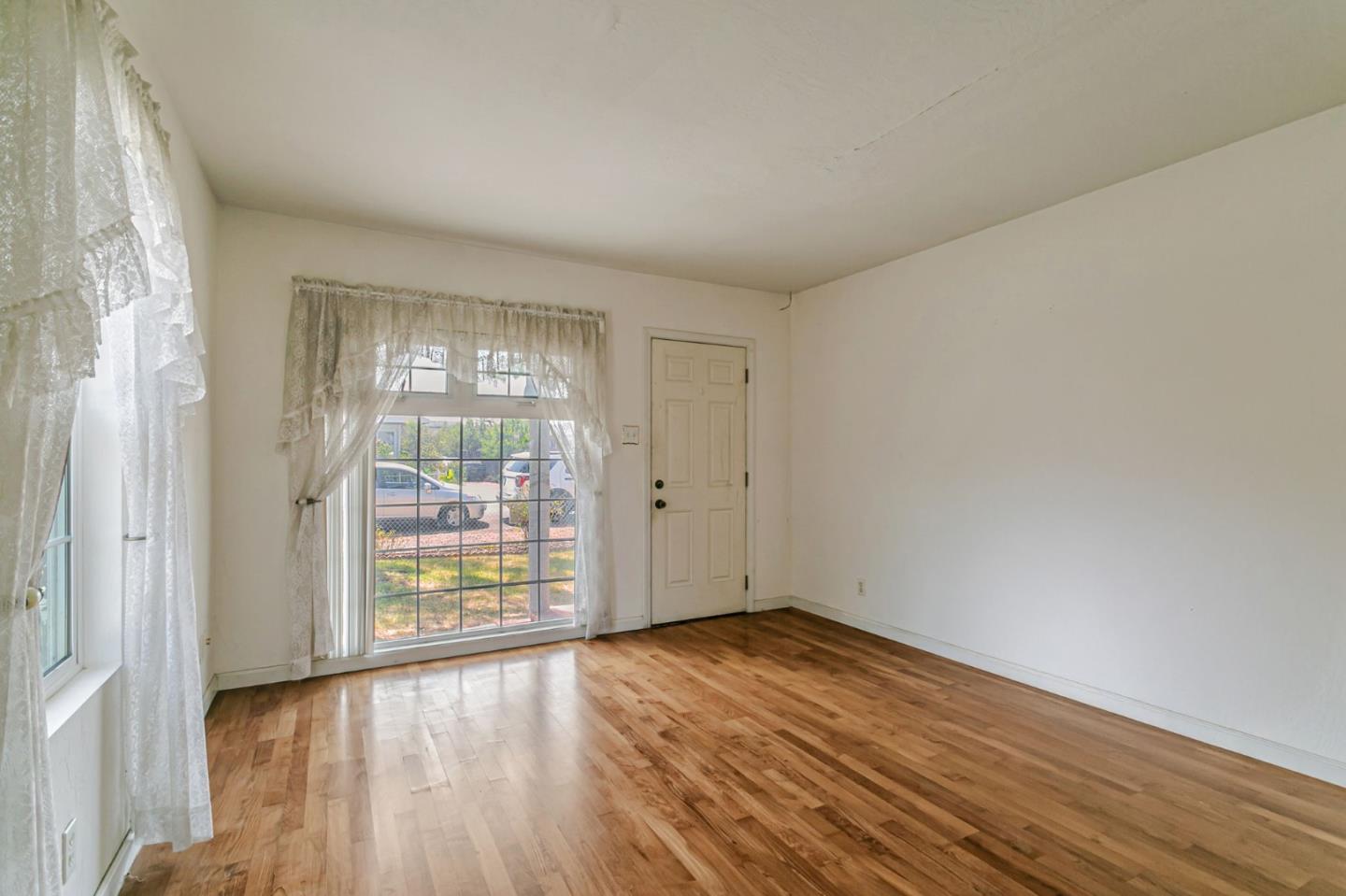 Detail Gallery Image 7 of 36 For 160 Talmadge Ave, San Jose,  CA 95127 - 3 Beds | 1/1 Baths