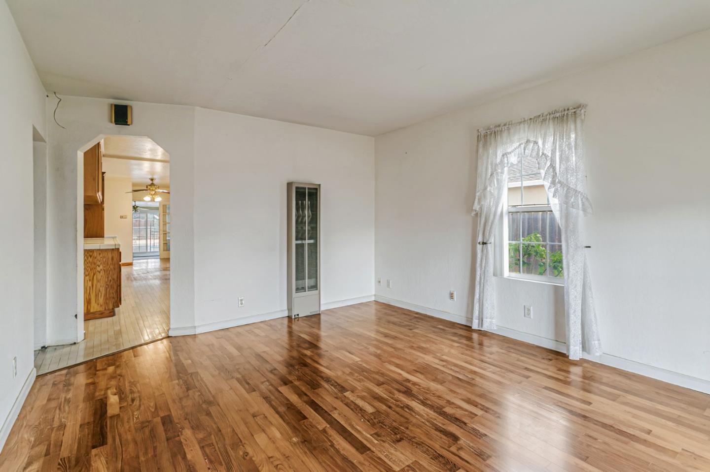 Detail Gallery Image 9 of 36 For 160 Talmadge Ave, San Jose,  CA 95127 - 3 Beds | 1/1 Baths