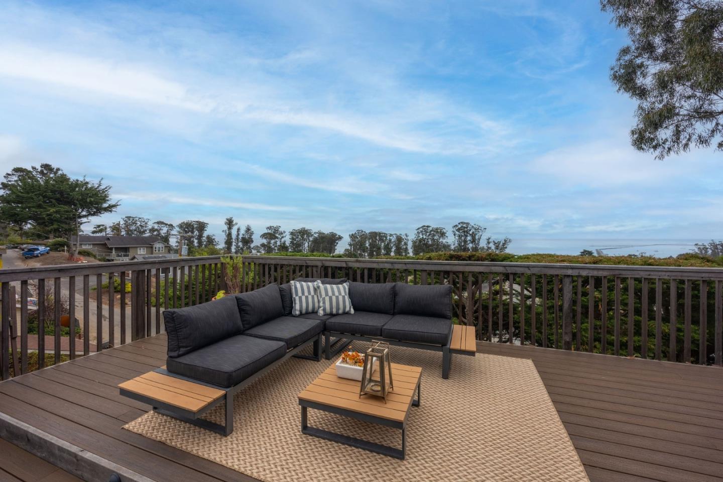 Detail Gallery Image 11 of 47 For 1107 Columbus St, El Granada,  CA 94018 - 3 Beds | 2 Baths