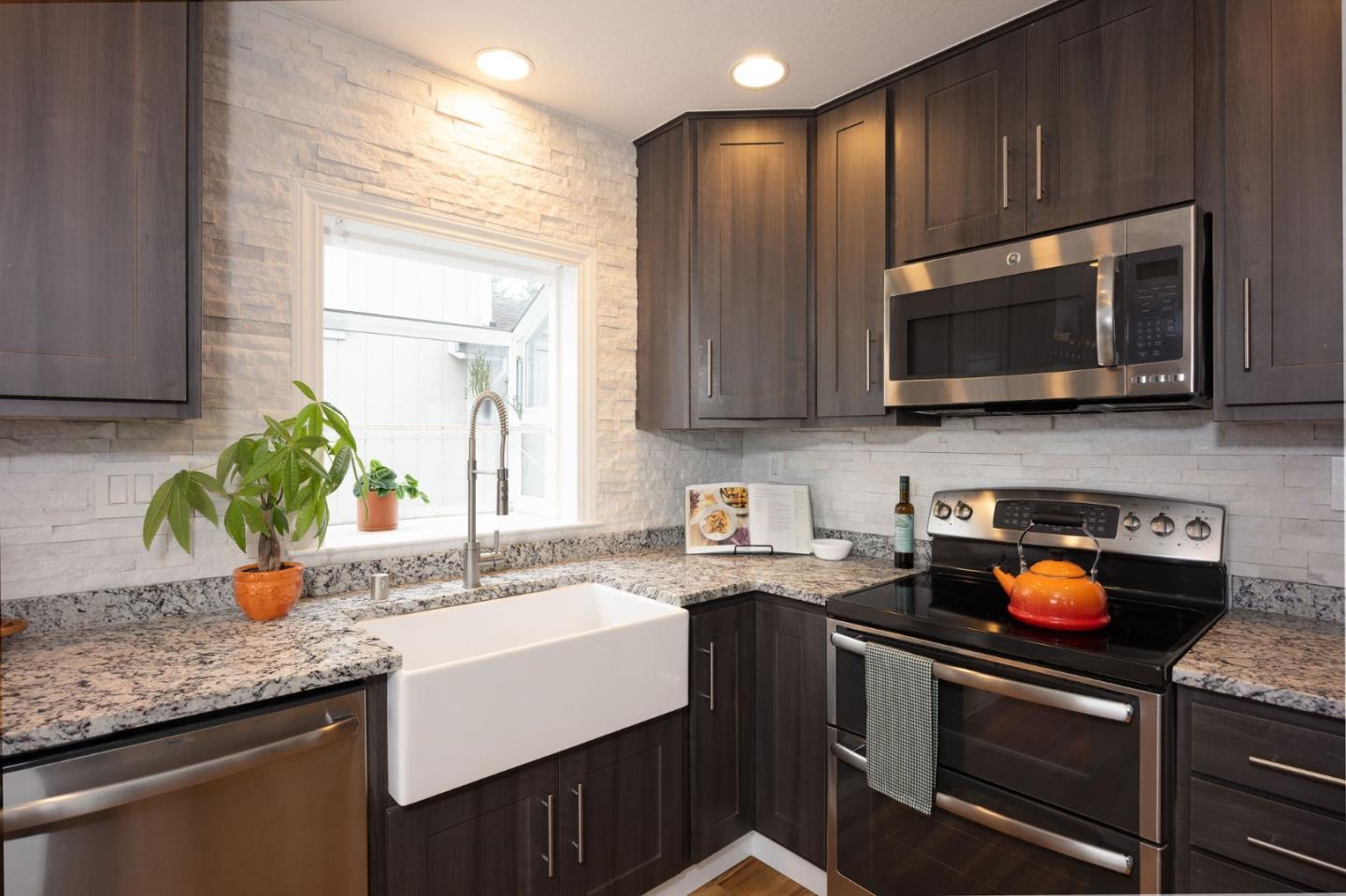 Detail Gallery Image 23 of 47 For 1107 Columbus St, El Granada,  CA 94018 - 3 Beds | 2 Baths