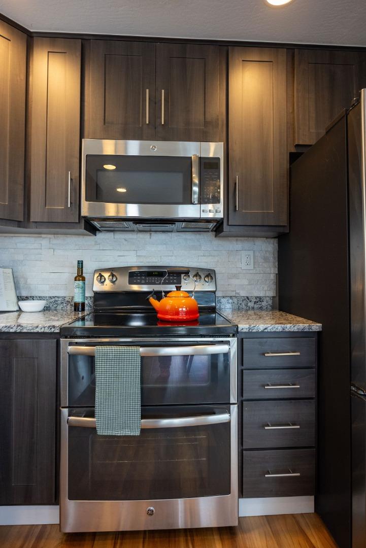 Detail Gallery Image 25 of 47 For 1107 Columbus St, El Granada,  CA 94018 - 3 Beds | 2 Baths