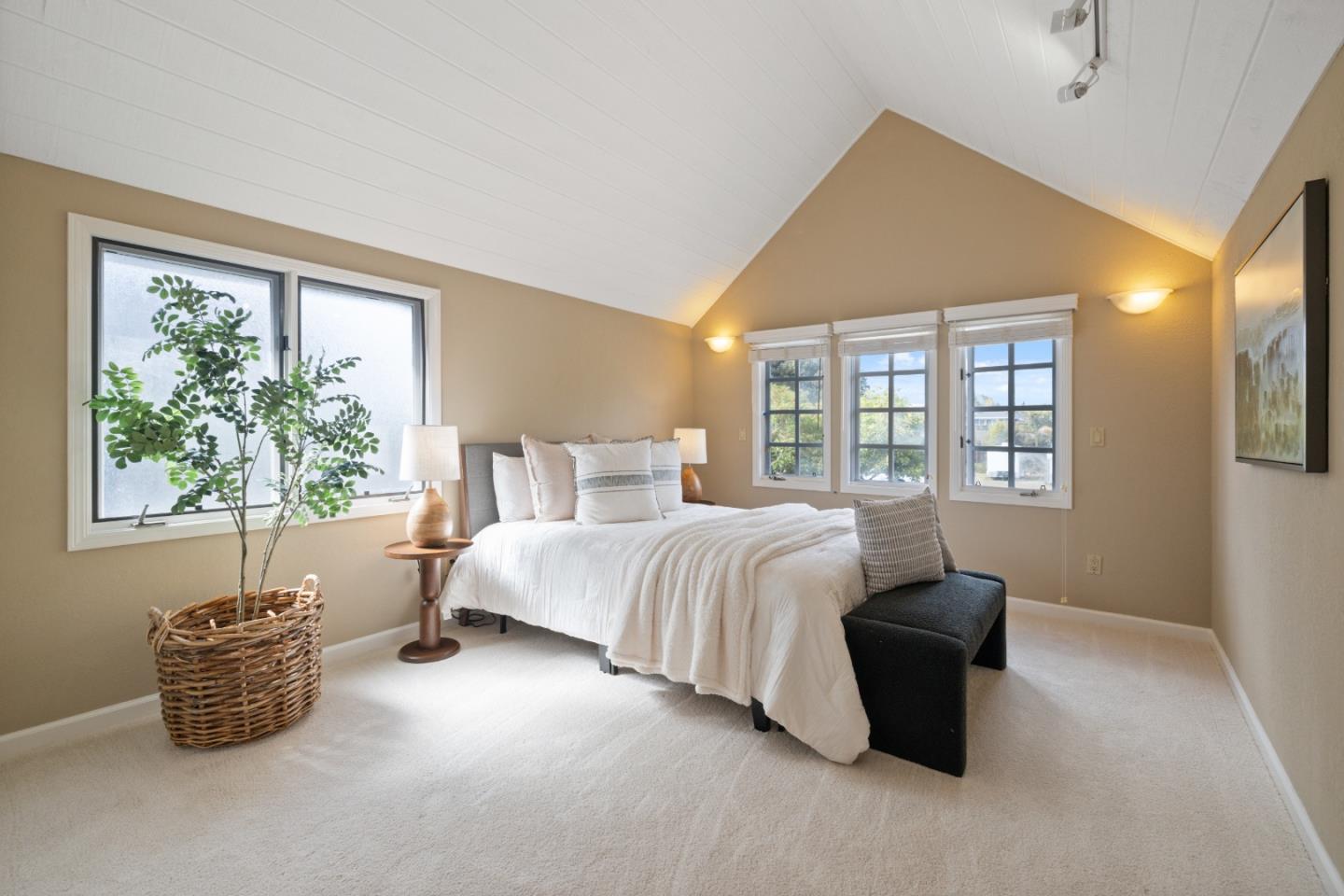 Detail Gallery Image 19 of 42 For 4750 Capitola Rd, Capitola,  CA 95010 - 3 Beds | 2/1 Baths