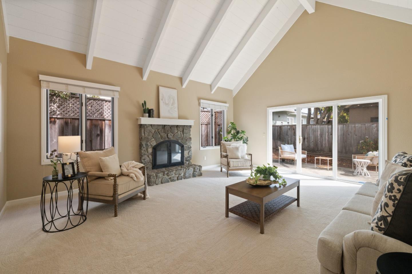 Detail Gallery Image 2 of 42 For 4750 Capitola Rd, Capitola,  CA 95010 - 3 Beds | 2/1 Baths