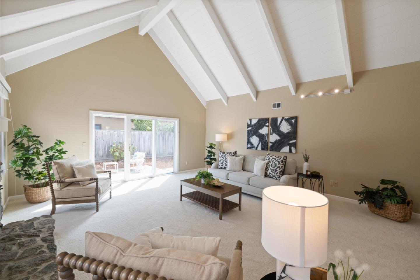 Detail Gallery Image 3 of 42 For 4750 Capitola Rd, Capitola,  CA 95010 - 3 Beds | 2/1 Baths