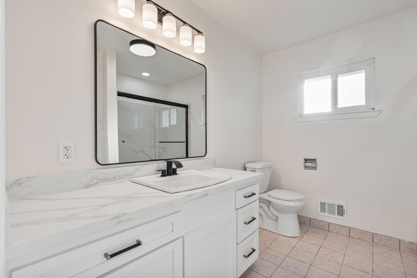 Detail Gallery Image 15 of 44 For 1150 Bonnie View Rd, Hollister,  CA 95023 - 4 Beds | 3 Baths