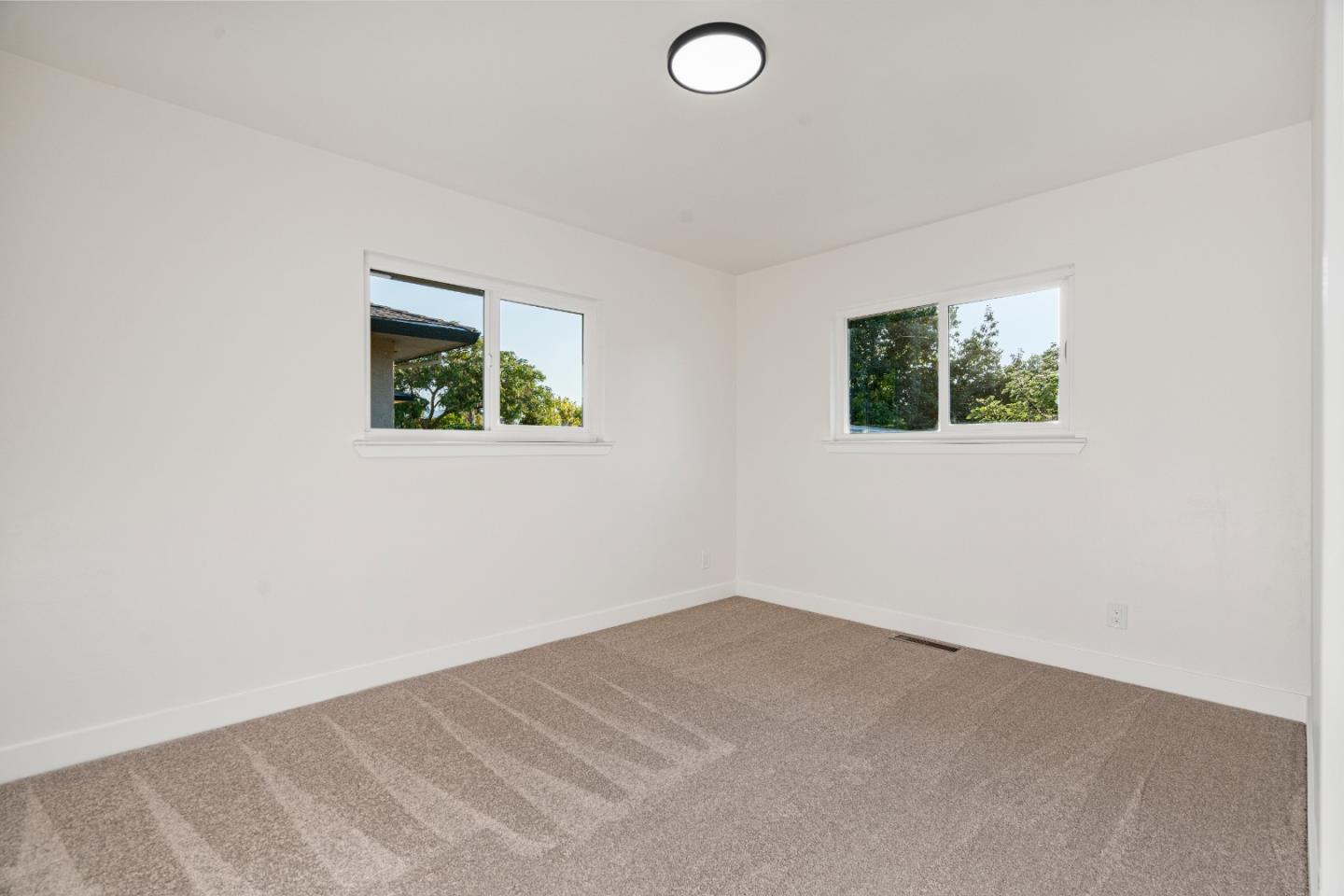 Detail Gallery Image 16 of 44 For 1150 Bonnie View Rd, Hollister,  CA 95023 - 4 Beds | 3 Baths