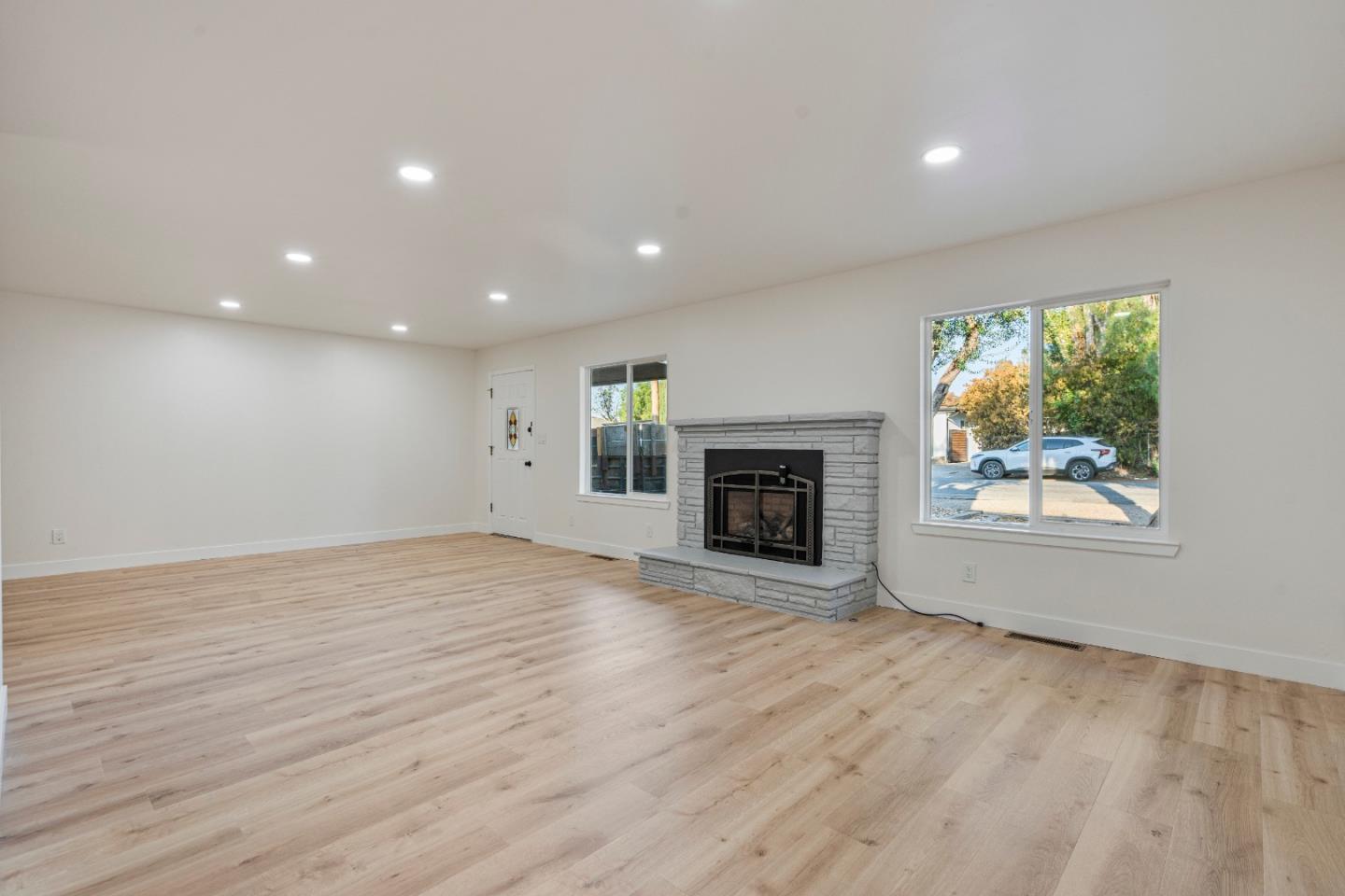 Detail Gallery Image 8 of 44 For 1150 Bonnie View Rd, Hollister,  CA 95023 - 4 Beds | 3 Baths