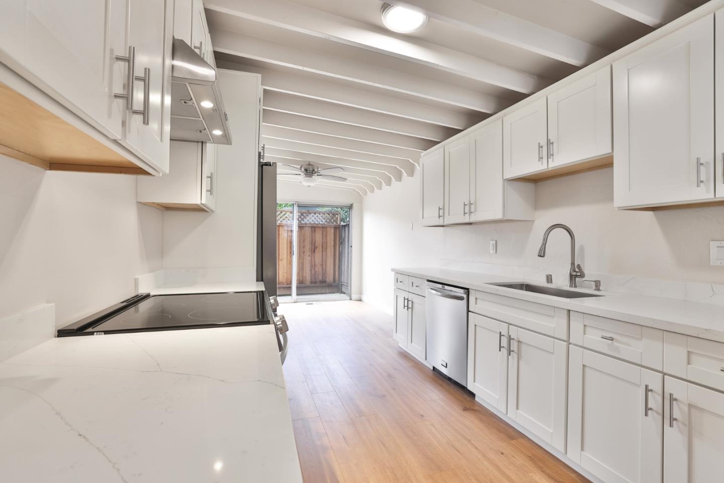 Detail Gallery Image 5 of 28 For 990 Gale Dr, Campbell,  CA 95008 - – Beds | – Baths