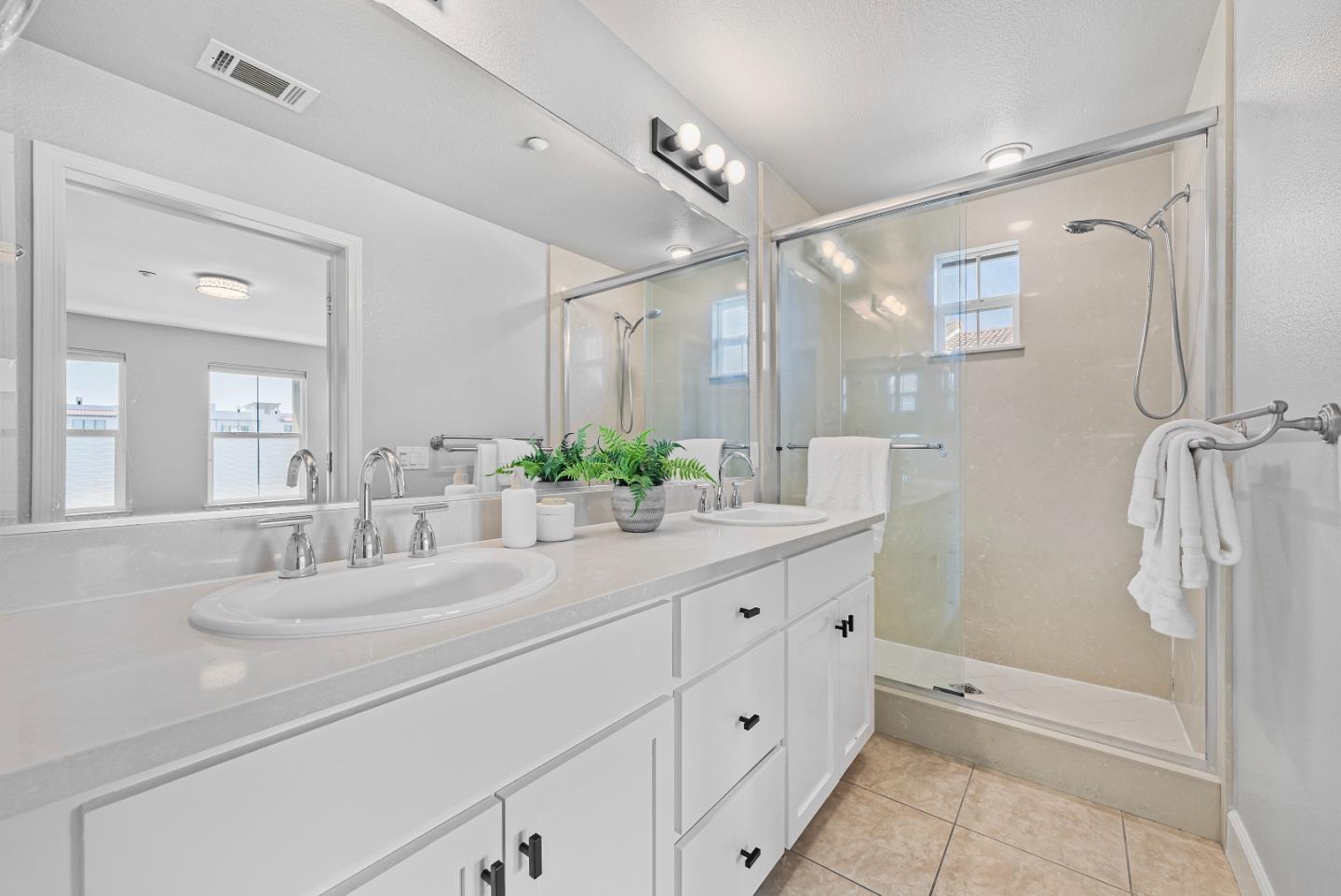 Detail Gallery Image 12 of 25 For 1810 Hillebrant Pl, Santa Clara,  CA 95050 - 3 Beds | 3/1 Baths