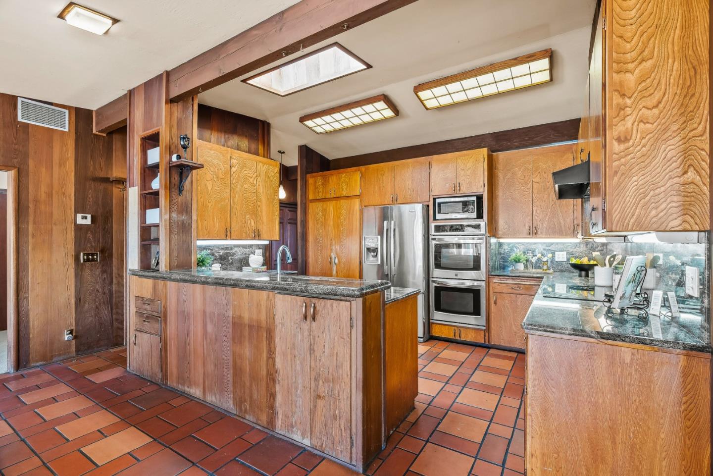 Detail Gallery Image 20 of 73 For 151 Blackpoint Ln, Santa Cruz,  CA 95062 - 3 Beds | 2 Baths