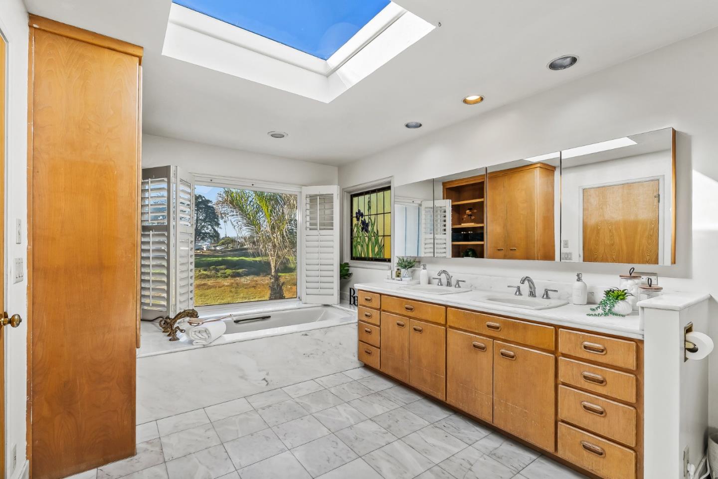 Detail Gallery Image 27 of 73 For 151 Blackpoint Ln, Santa Cruz,  CA 95062 - 3 Beds | 2 Baths