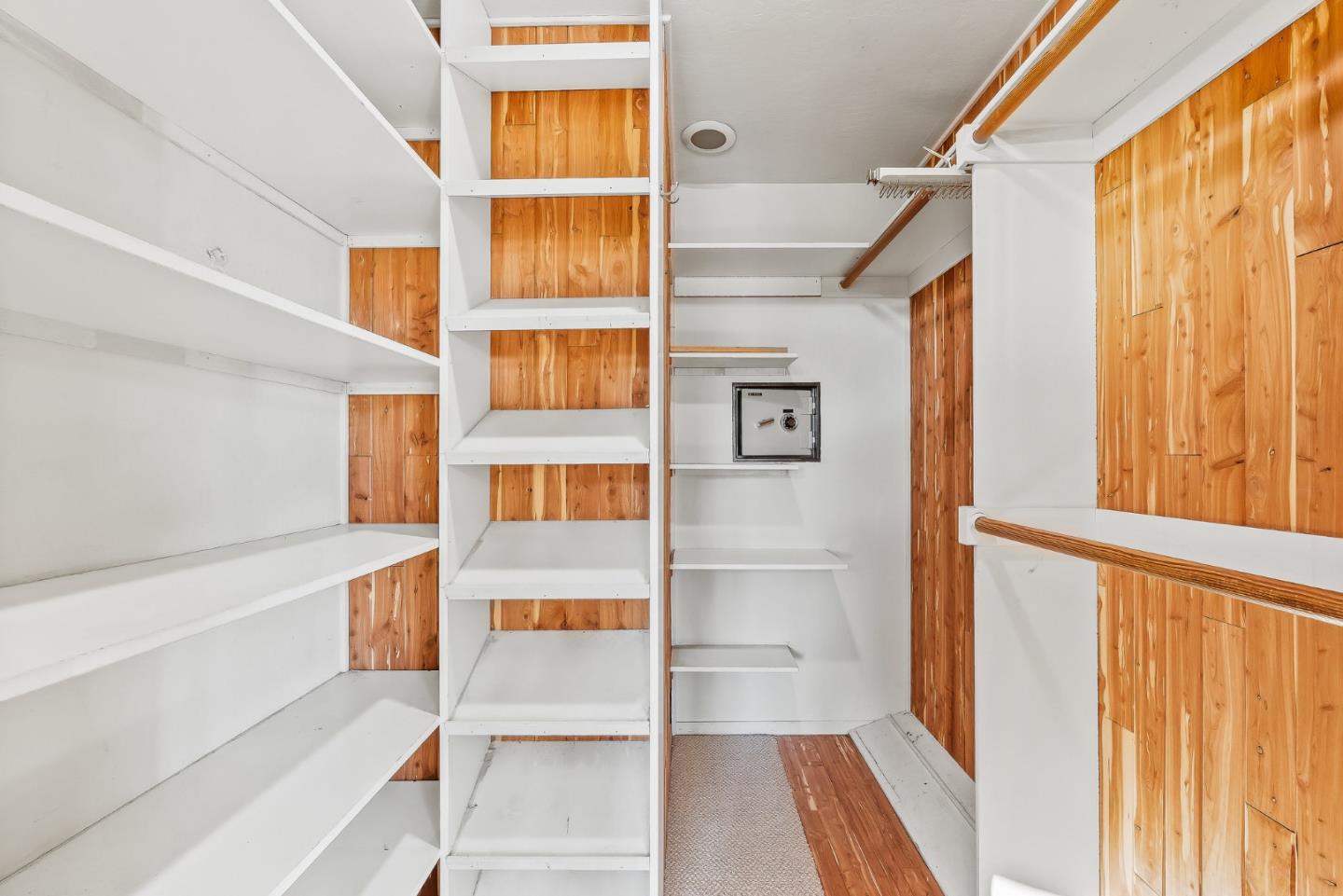 Detail Gallery Image 29 of 73 For 151 Blackpoint Ln, Santa Cruz,  CA 95062 - 3 Beds | 2 Baths