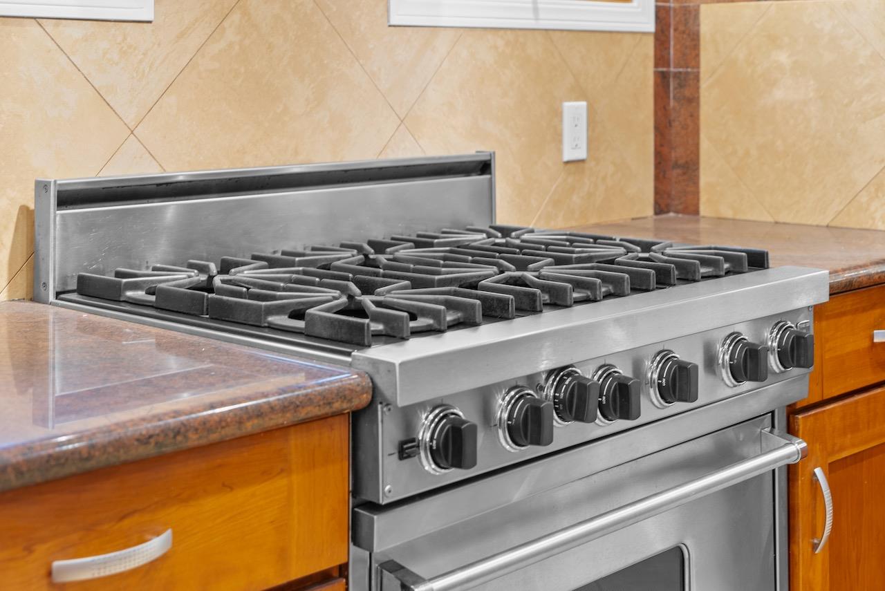 Detail Gallery Image 11 of 23 For 148 Kingsley Ave, Palo Alto,  CA 94301 - 7 Beds | 6/2 Baths