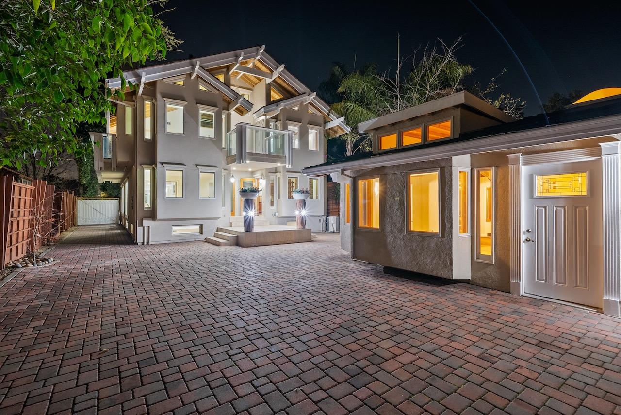 Detail Gallery Image 16 of 23 For 148 Kingsley Ave, Palo Alto,  CA 94301 - 7 Beds | 6/2 Baths