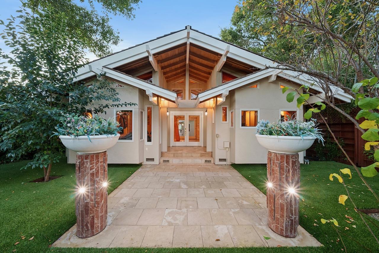 Detail Gallery Image 17 of 23 For 148 Kingsley Ave, Palo Alto,  CA 94301 - 7 Beds | 6/2 Baths
