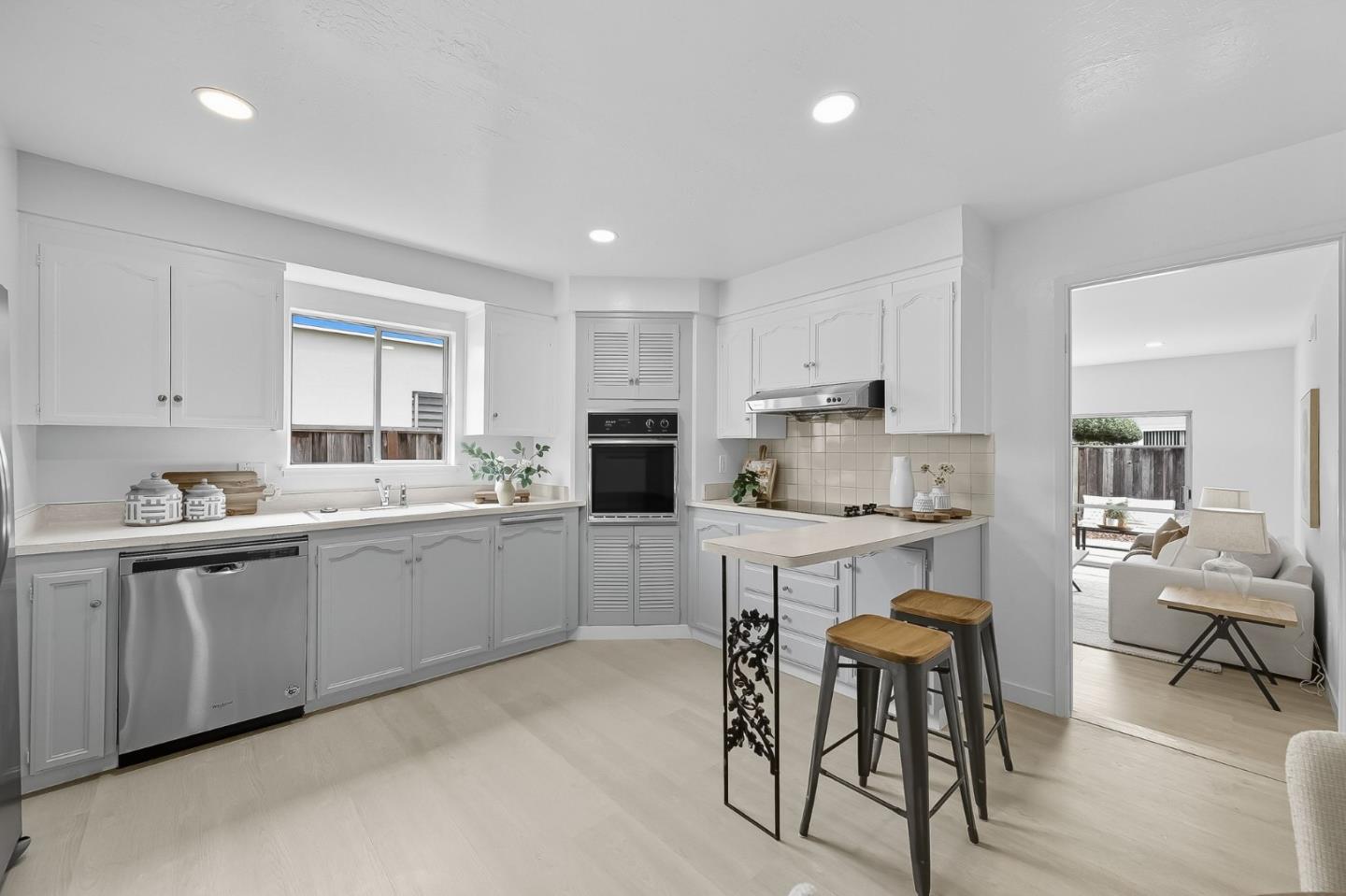 Detail Gallery Image 10 of 33 For 1100 Bounty Dr, Foster City,  CA 94404 - 3 Beds | 2 Baths