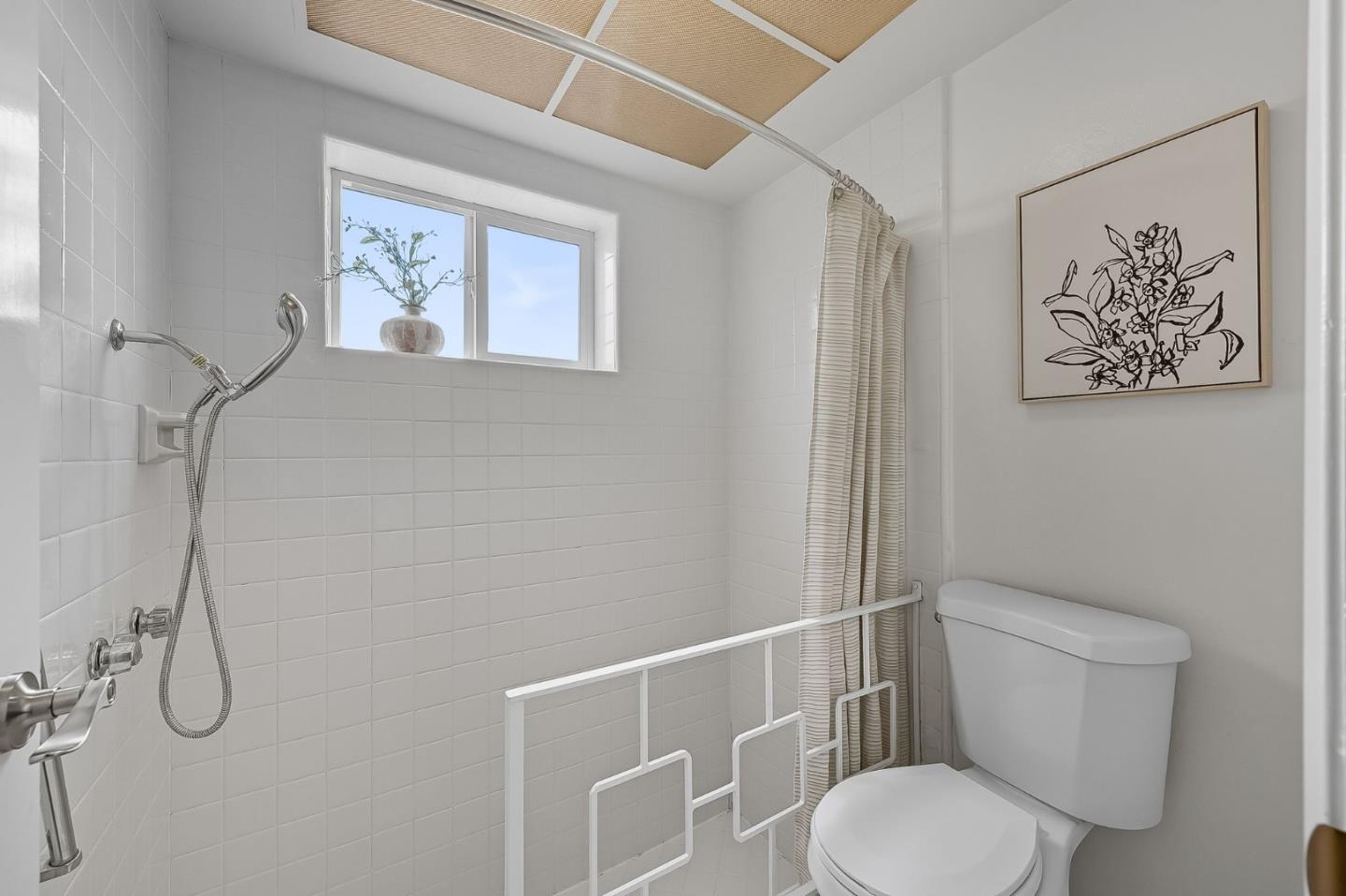 Detail Gallery Image 16 of 33 For 1100 Bounty Dr, Foster City,  CA 94404 - 3 Beds | 2 Baths