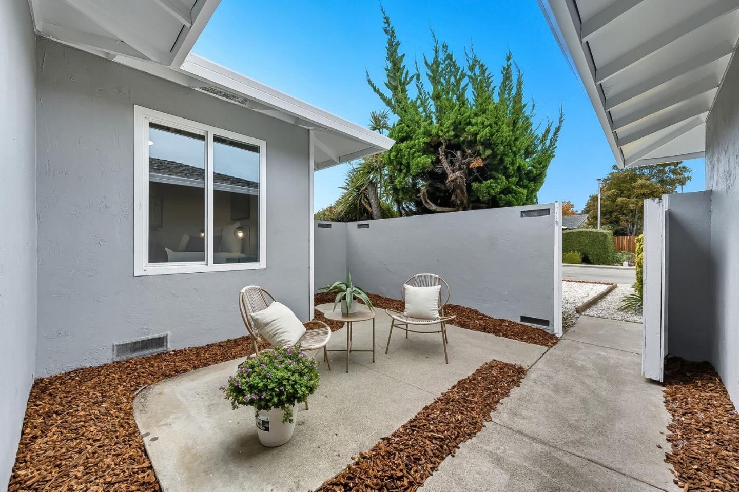 Detail Gallery Image 2 of 33 For 1100 Bounty Dr, Foster City,  CA 94404 - 3 Beds | 2 Baths