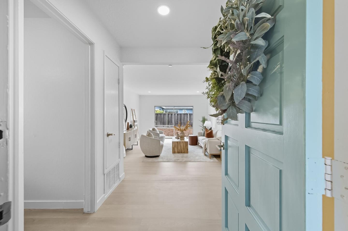 Detail Gallery Image 3 of 33 For 1100 Bounty Dr, Foster City,  CA 94404 - 3 Beds | 2 Baths