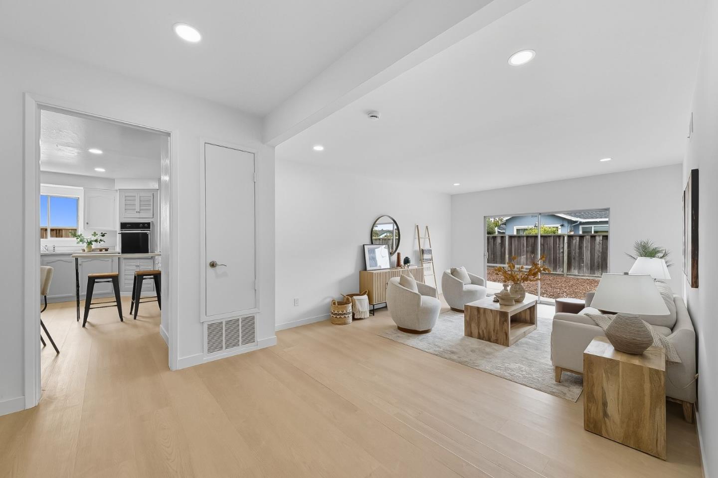 Detail Gallery Image 7 of 33 For 1100 Bounty Dr, Foster City,  CA 94404 - 3 Beds | 2 Baths
