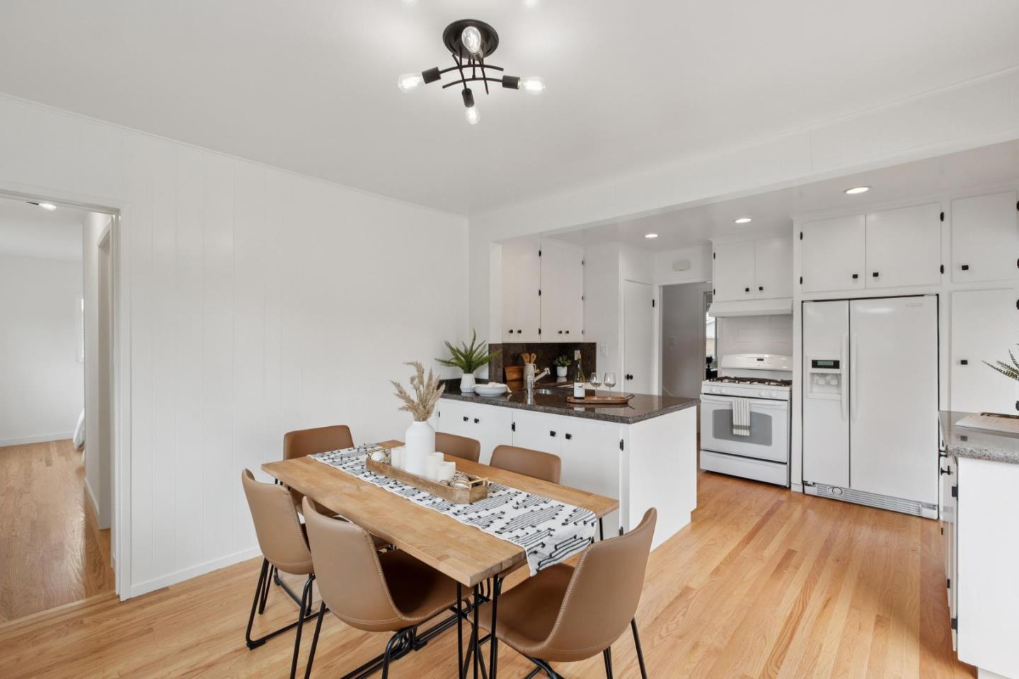 Detail Gallery Image 16 of 36 For 608 Bonita Ave, Millbrae,  CA 94030 - 4 Beds | 2 Baths