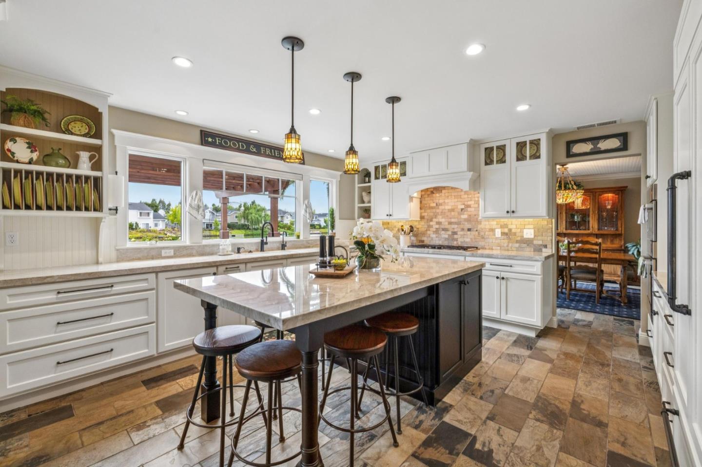 Detail Gallery Image 11 of 50 For 631 Marlin Ct, Redwood City,  CA 94065 - 4 Beds | 2/1 Baths