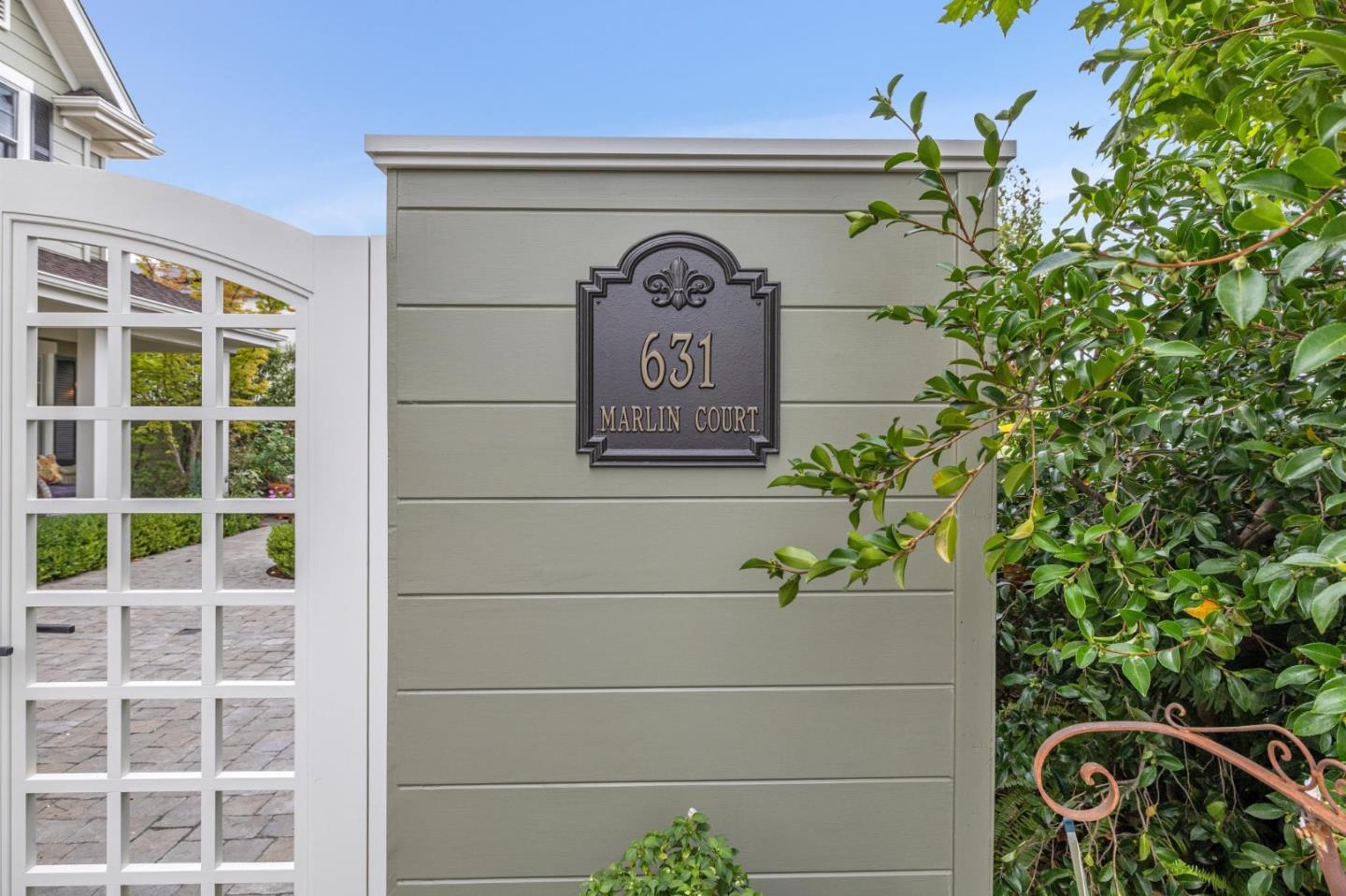 Detail Gallery Image 3 of 50 For 631 Marlin Ct, Redwood City,  CA 94065 - 4 Beds | 2/1 Baths