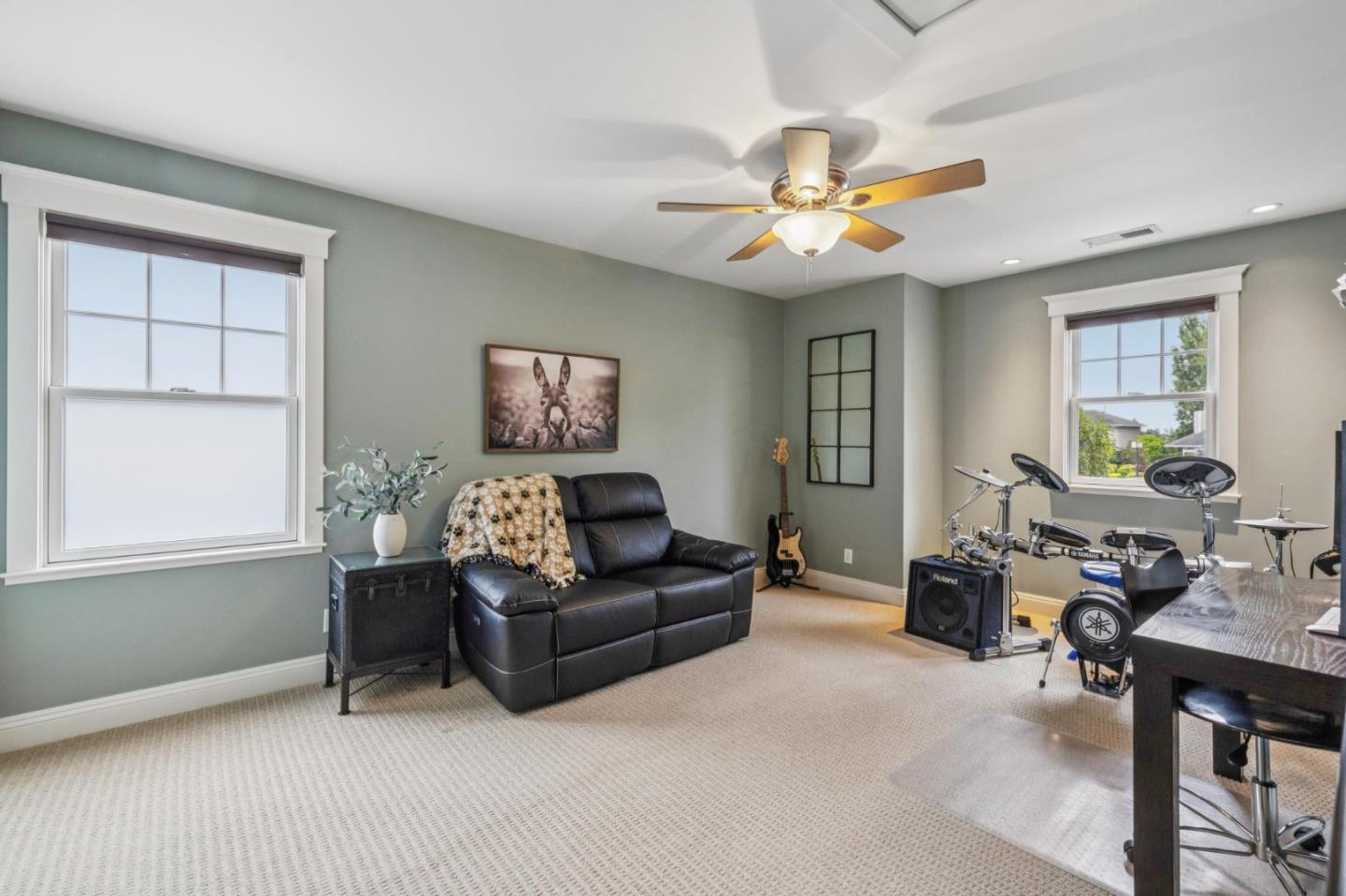Detail Gallery Image 34 of 50 For 631 Marlin Ct, Redwood City,  CA 94065 - 4 Beds | 2/1 Baths