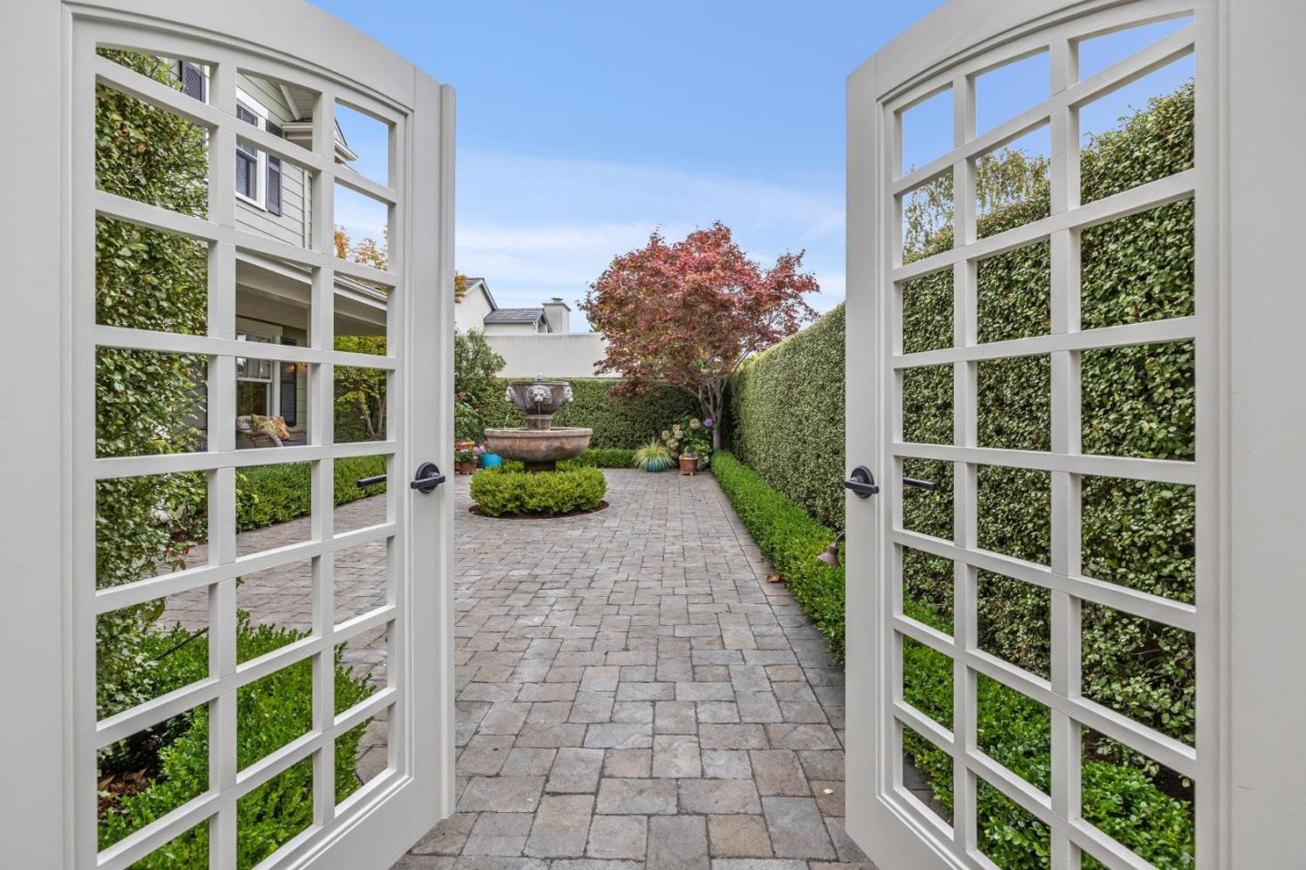 Detail Gallery Image 4 of 50 For 631 Marlin Ct, Redwood City,  CA 94065 - 4 Beds | 2/1 Baths