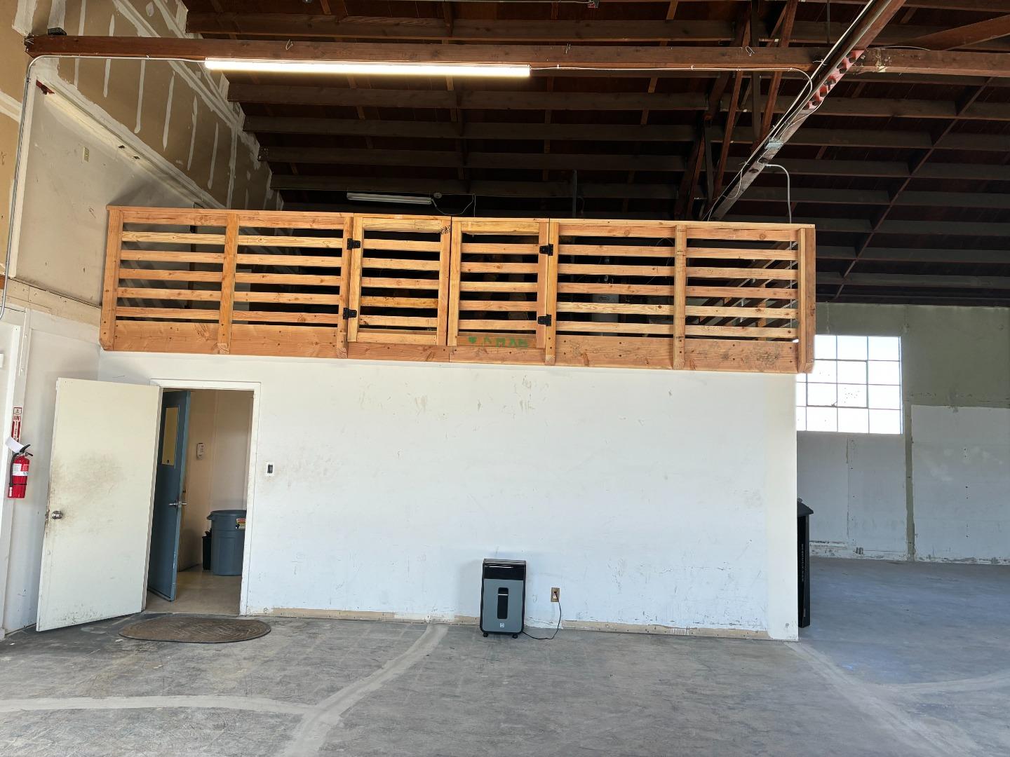 Detail Gallery Image 4 of 9 For 320 Victory Ave, South San Francisco,  CA 94080 - – Beds | – Baths