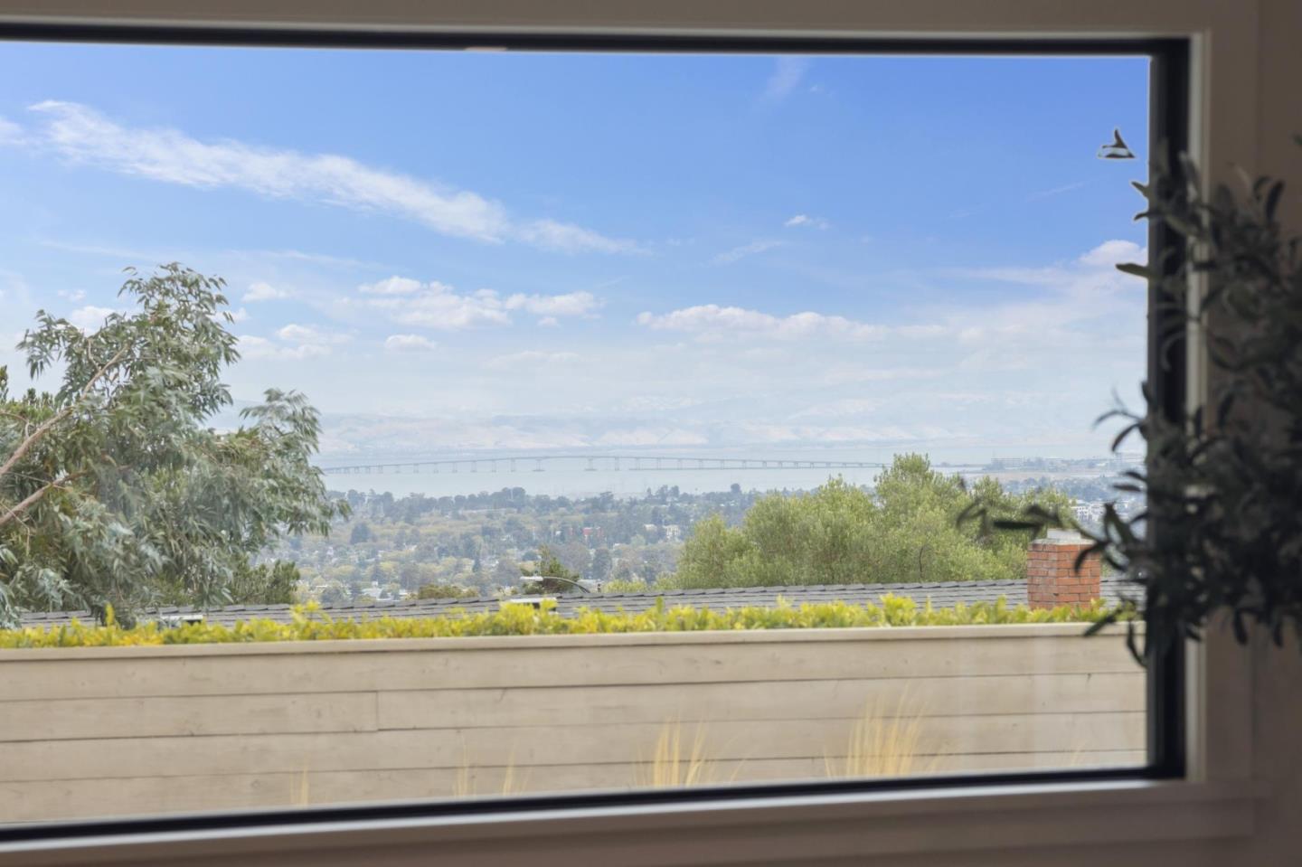 Detail Gallery Image 16 of 74 For 1820 Capistrano Way, Burlingame,  CA 94010 - 3 Beds | 2 Baths
