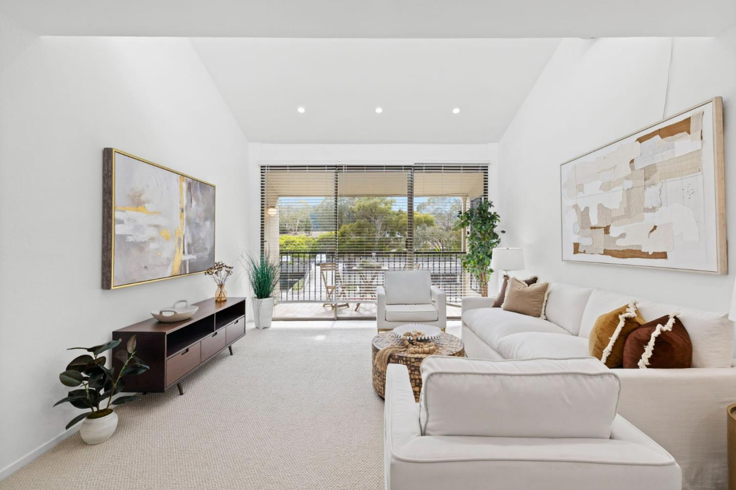 Detail Gallery Image 2 of 38 For 380 Vallejo Dr #321,  Millbrae,  CA 94030 - 1 Beds | 1 Baths