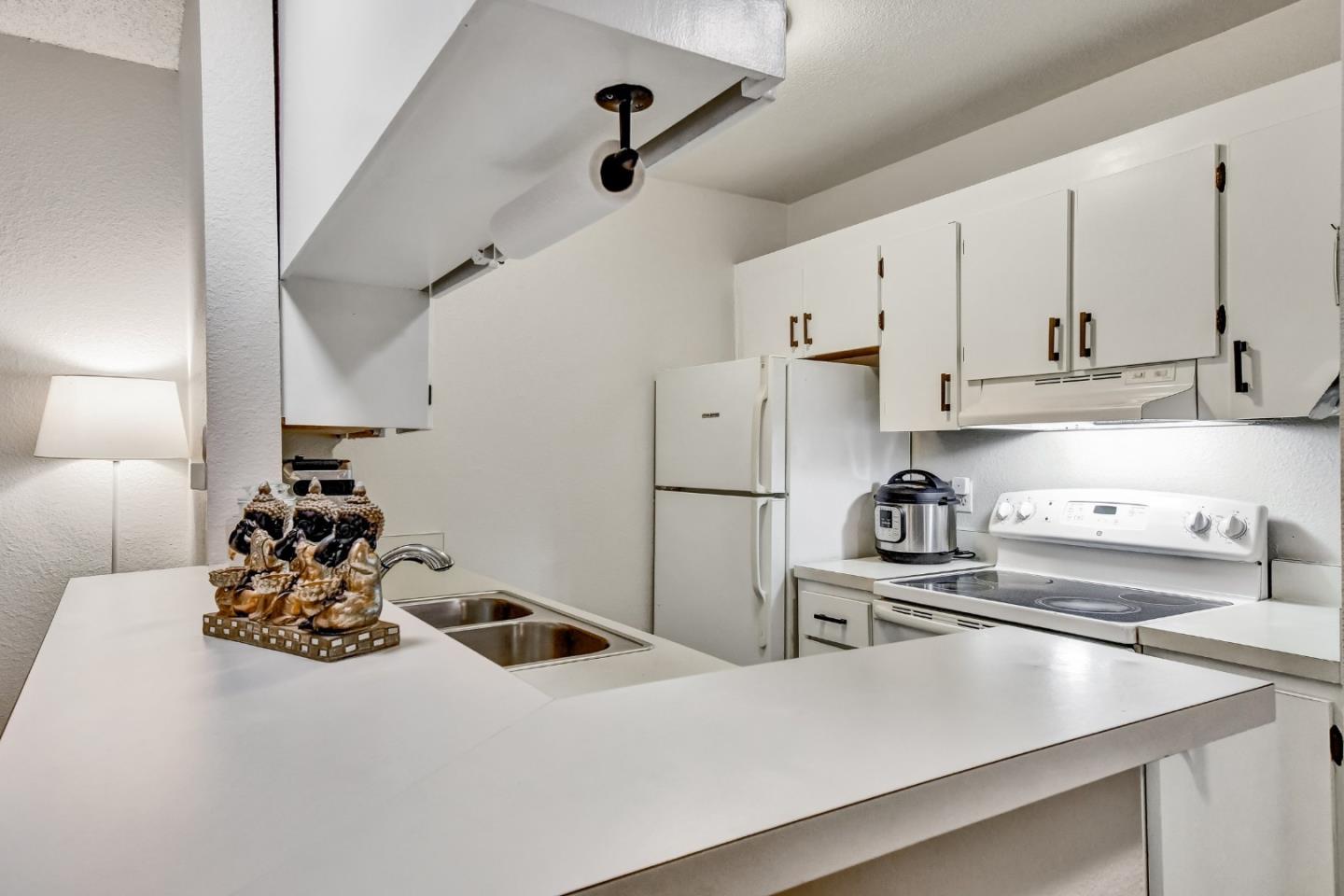 Detail Gallery Image 12 of 37 For 377 Mandarin Dr #305,  Daly City,  CA 94015 - 1 Beds | 1 Baths