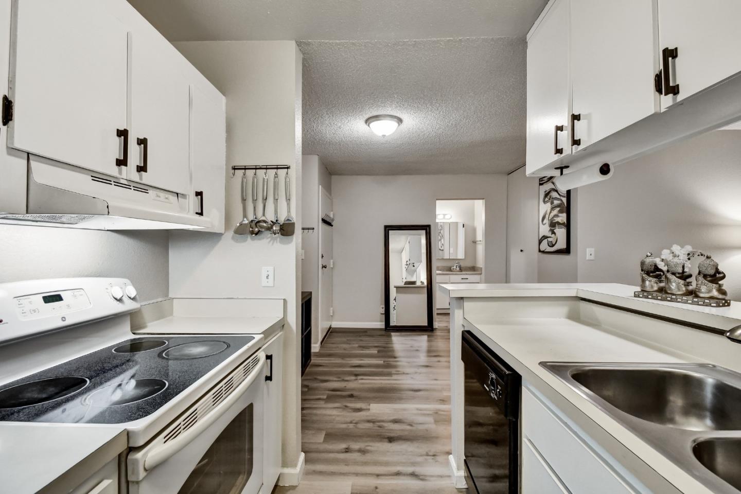 Detail Gallery Image 13 of 37 For 377 Mandarin Dr #305,  Daly City,  CA 94015 - 1 Beds | 1 Baths