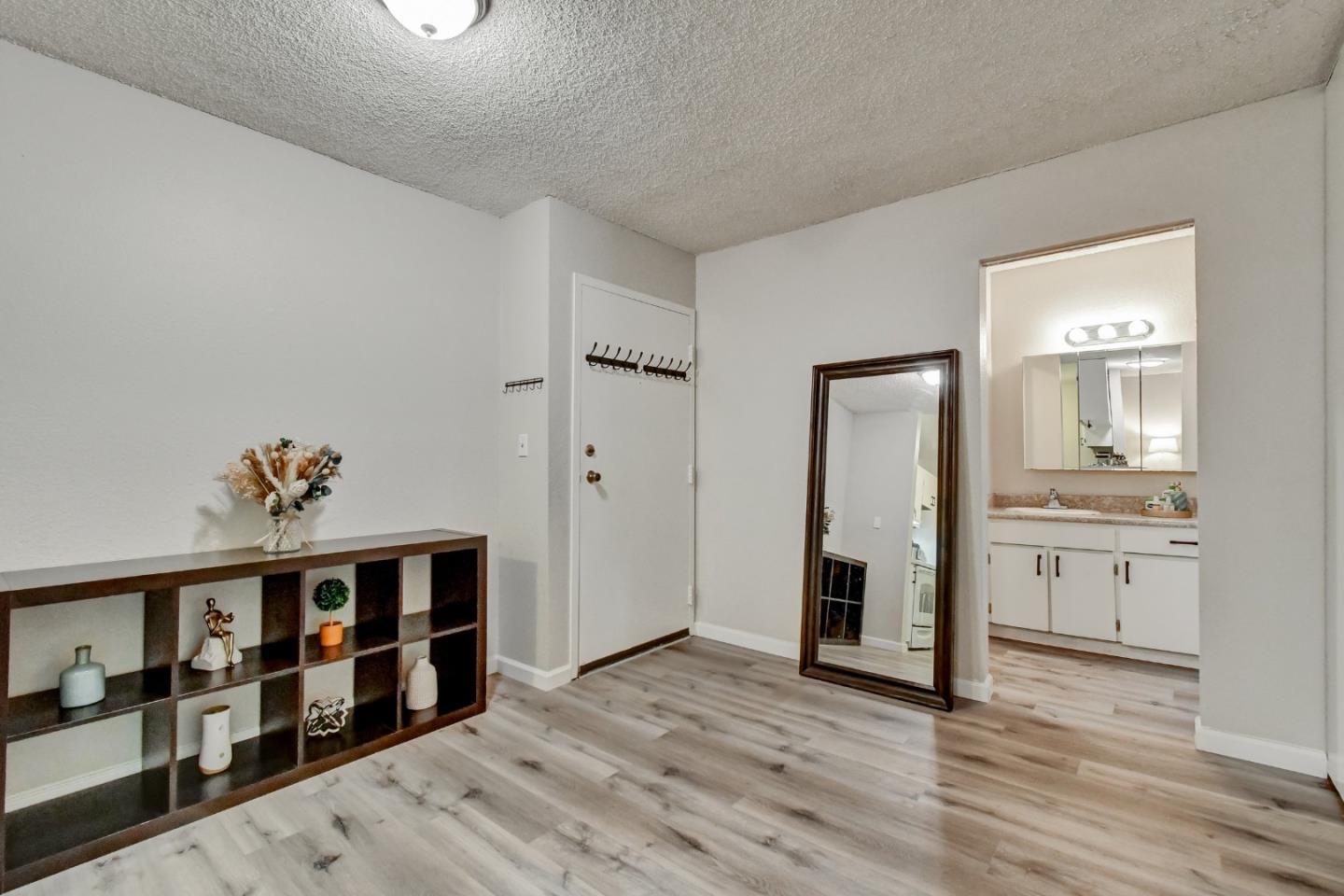 Detail Gallery Image 8 of 37 For 377 Mandarin Dr #305,  Daly City,  CA 94015 - 1 Beds | 1 Baths