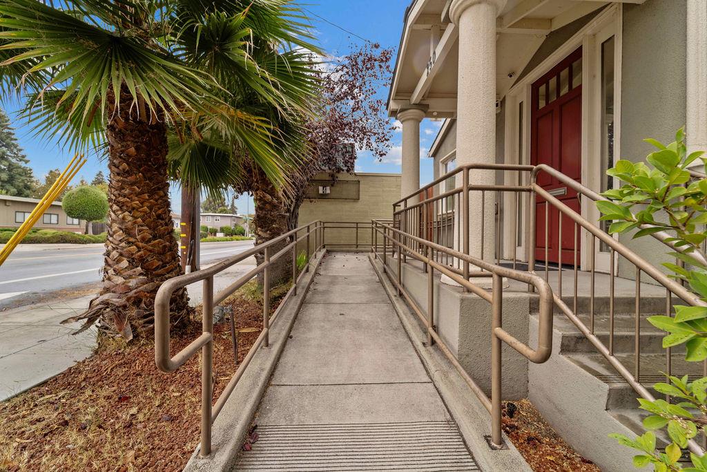 Detail Gallery Image 3 of 35 For 250 Meridian Ave, San Jose,  CA 95126 - – Beds | – Baths