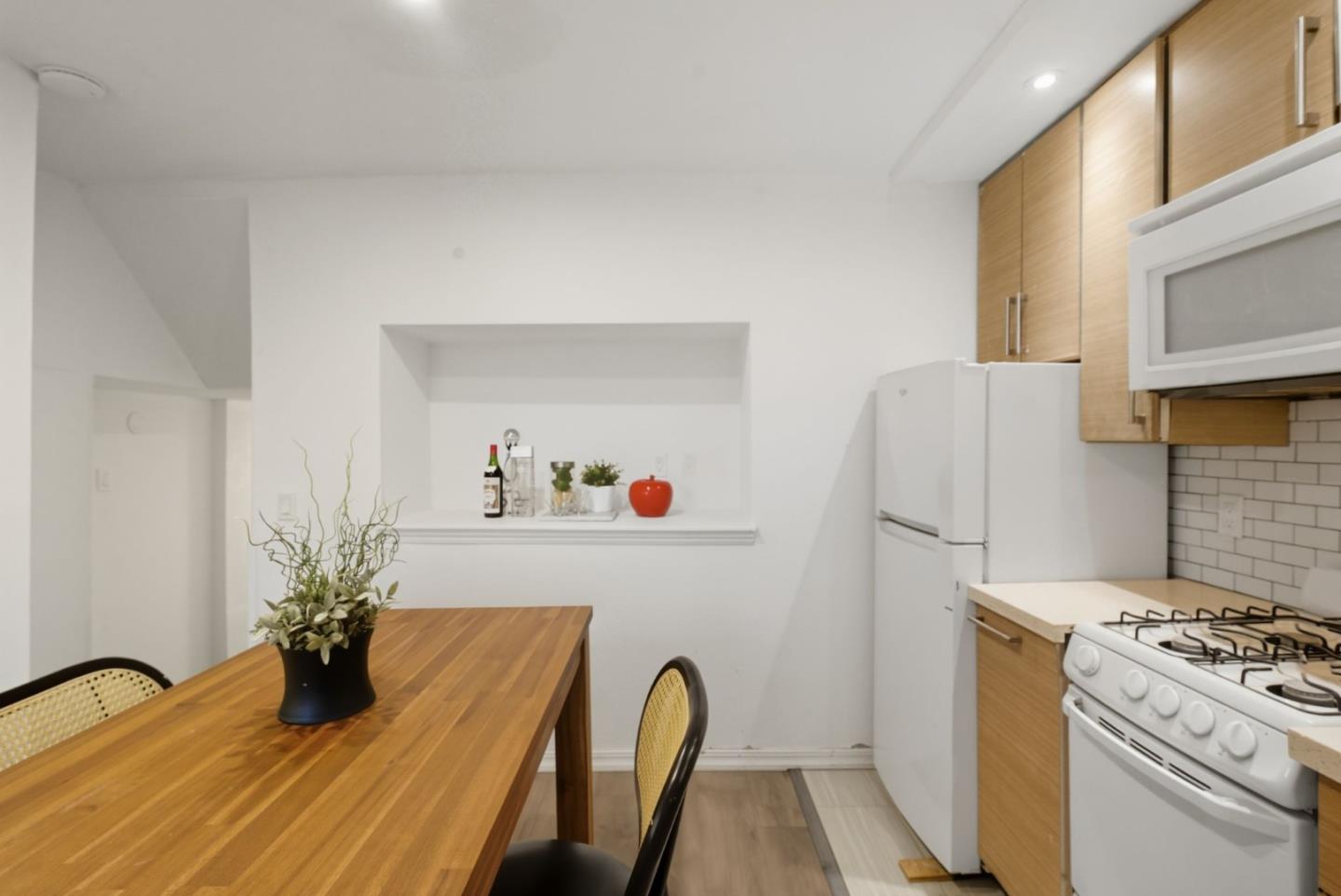Detail Gallery Image 12 of 69 For 401 Orizaba Ave, San Francisco,  CA 94132 - 3 Beds | 1 Baths