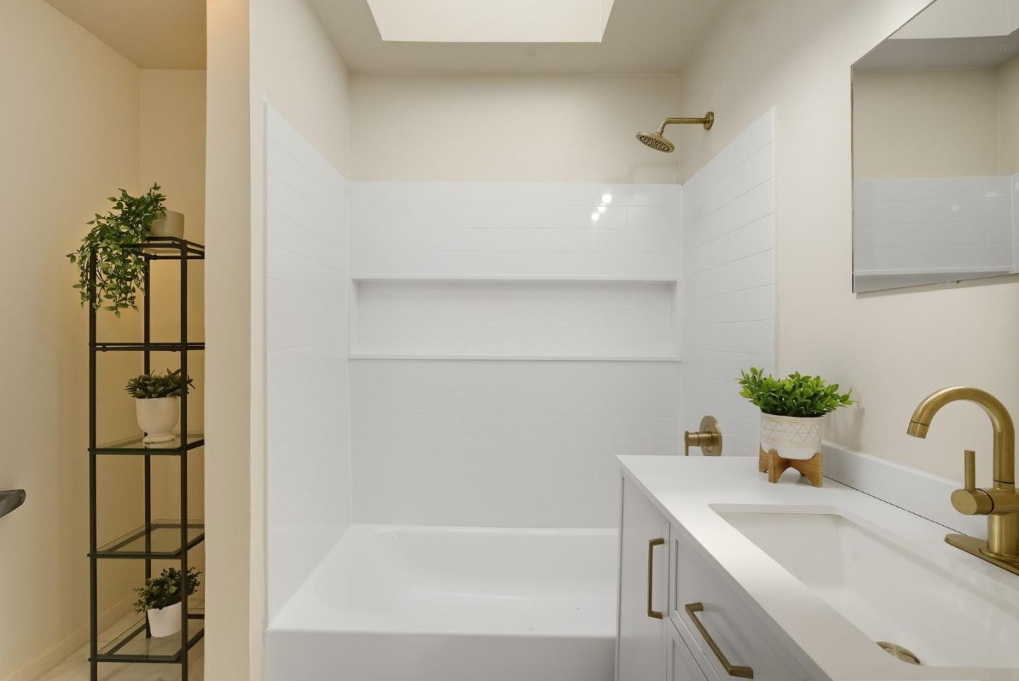 Detail Gallery Image 30 of 69 For 401 Orizaba Ave, San Francisco,  CA 94132 - 3 Beds | 1 Baths