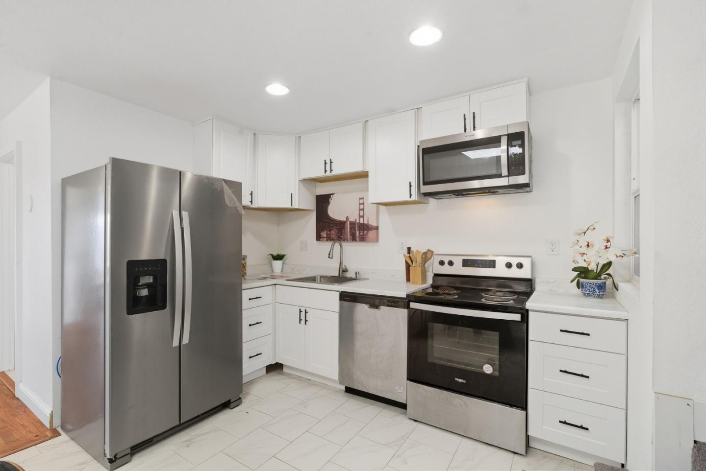 Detail Gallery Image 6 of 69 For 401 Orizaba Ave, San Francisco,  CA 94132 - 3 Beds | 1 Baths