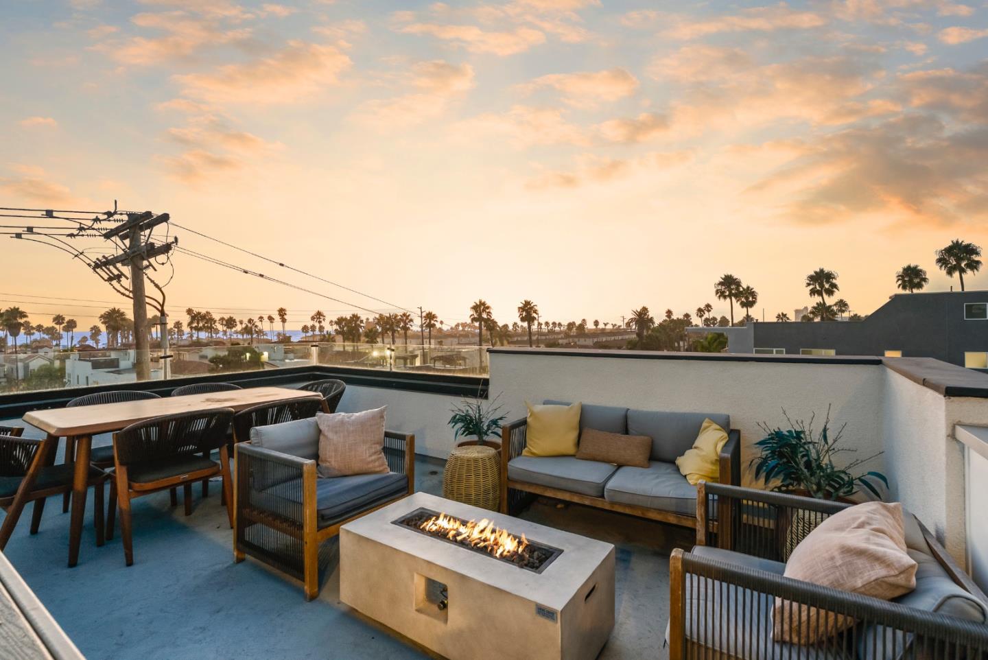 Detail Gallery Image 2 of 65 For 508 N Tremont St a,  Oceanside,  CA 92054 - 3 Beds | 3/1 Baths