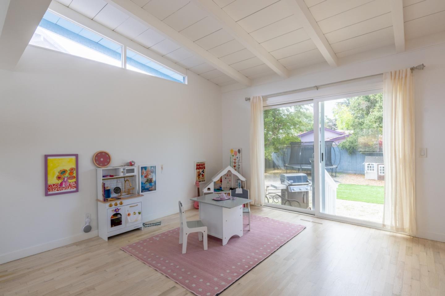 Detail Gallery Image 9 of 24 For 3610 Oliver Rd, Carmel,  CA 93923 - 3 Beds | 2 Baths