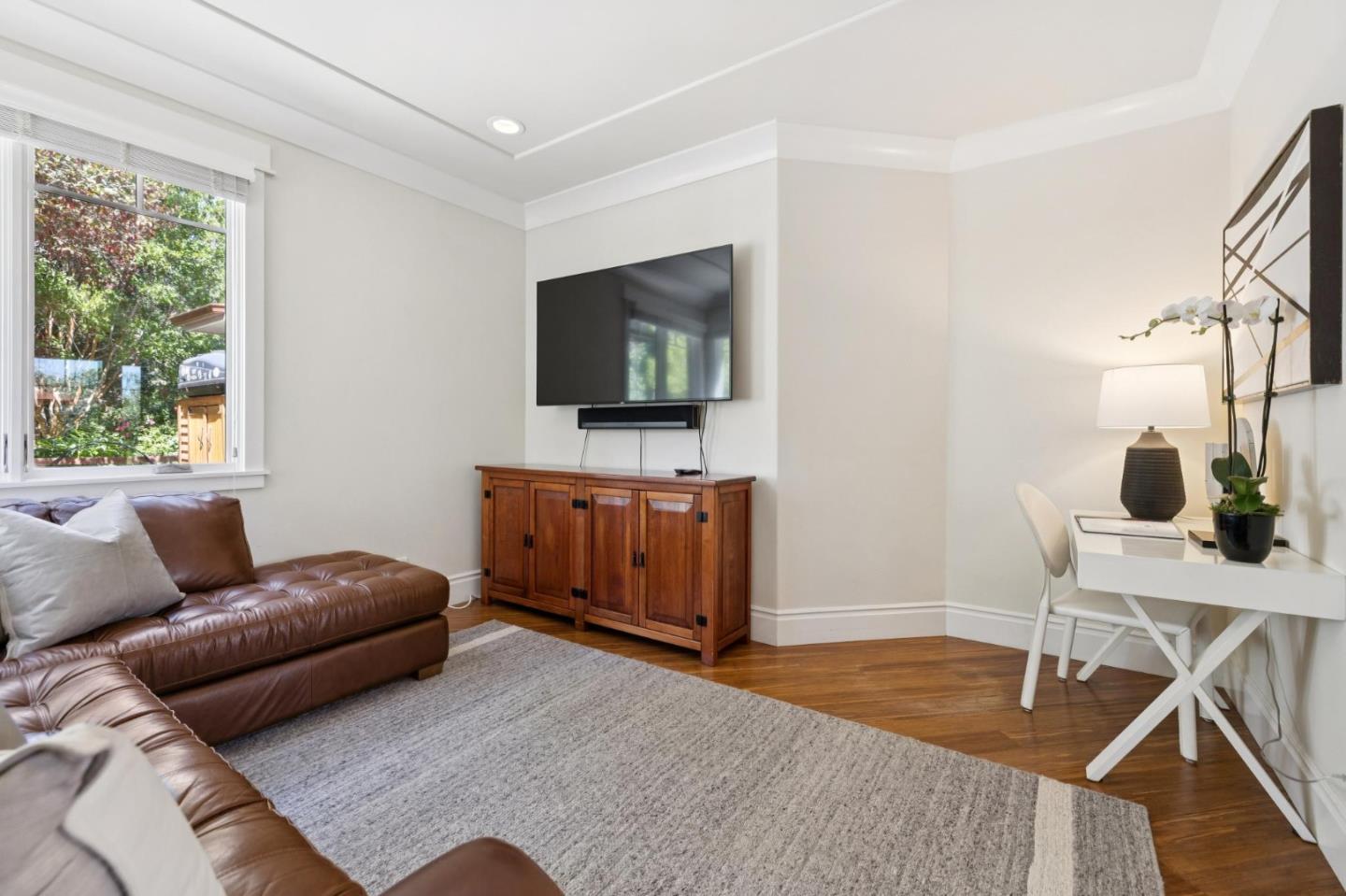 Detail Gallery Image 11 of 32 For 750 W California Way, Woodside,  CA 94062 - 3 Beds | 2/1 Baths