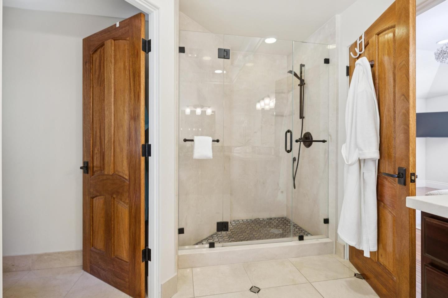 Detail Gallery Image 18 of 32 For 750 W California Way, Woodside,  CA 94062 - 3 Beds | 2/1 Baths