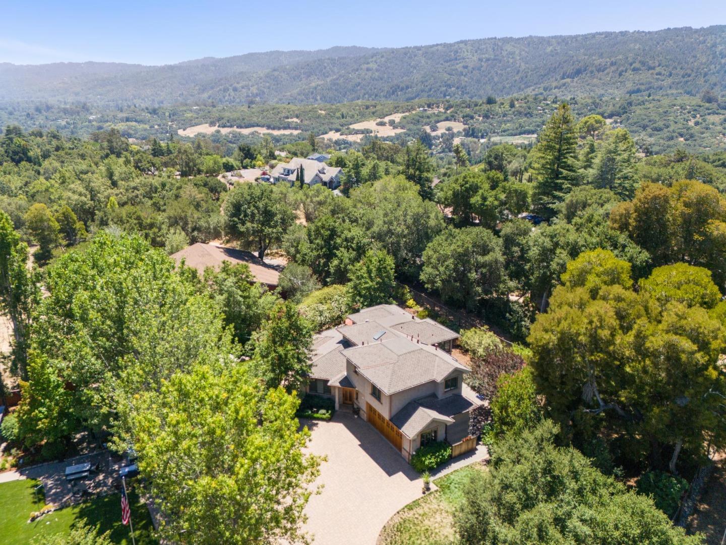 Detail Gallery Image 26 of 32 For 750 W California Way, Woodside,  CA 94062 - 3 Beds | 2/1 Baths
