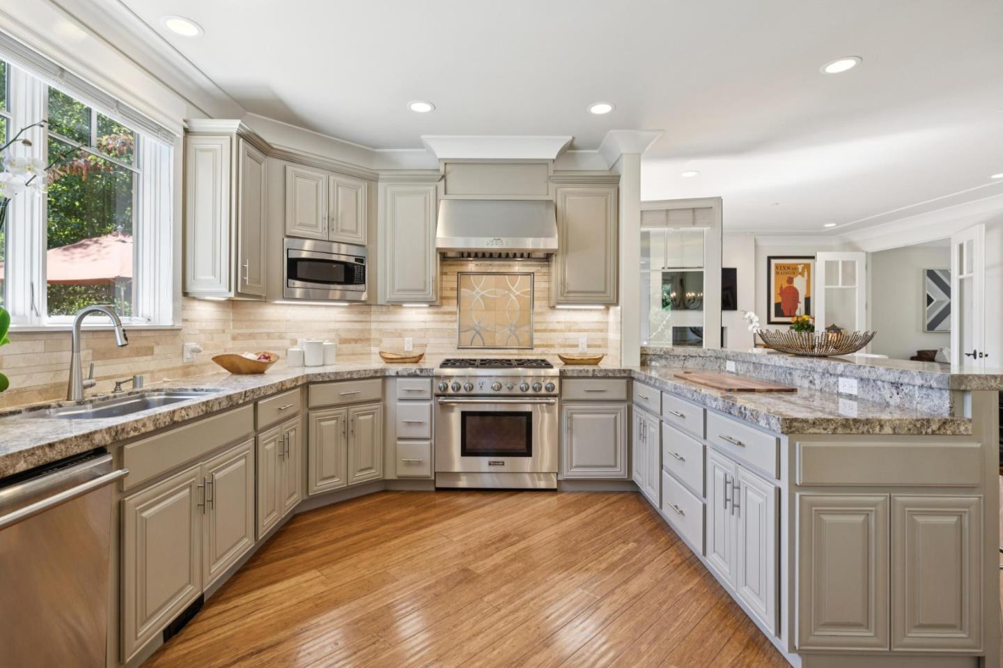 Detail Gallery Image 8 of 32 For 750 W California Way, Woodside,  CA 94062 - 3 Beds | 2/1 Baths
