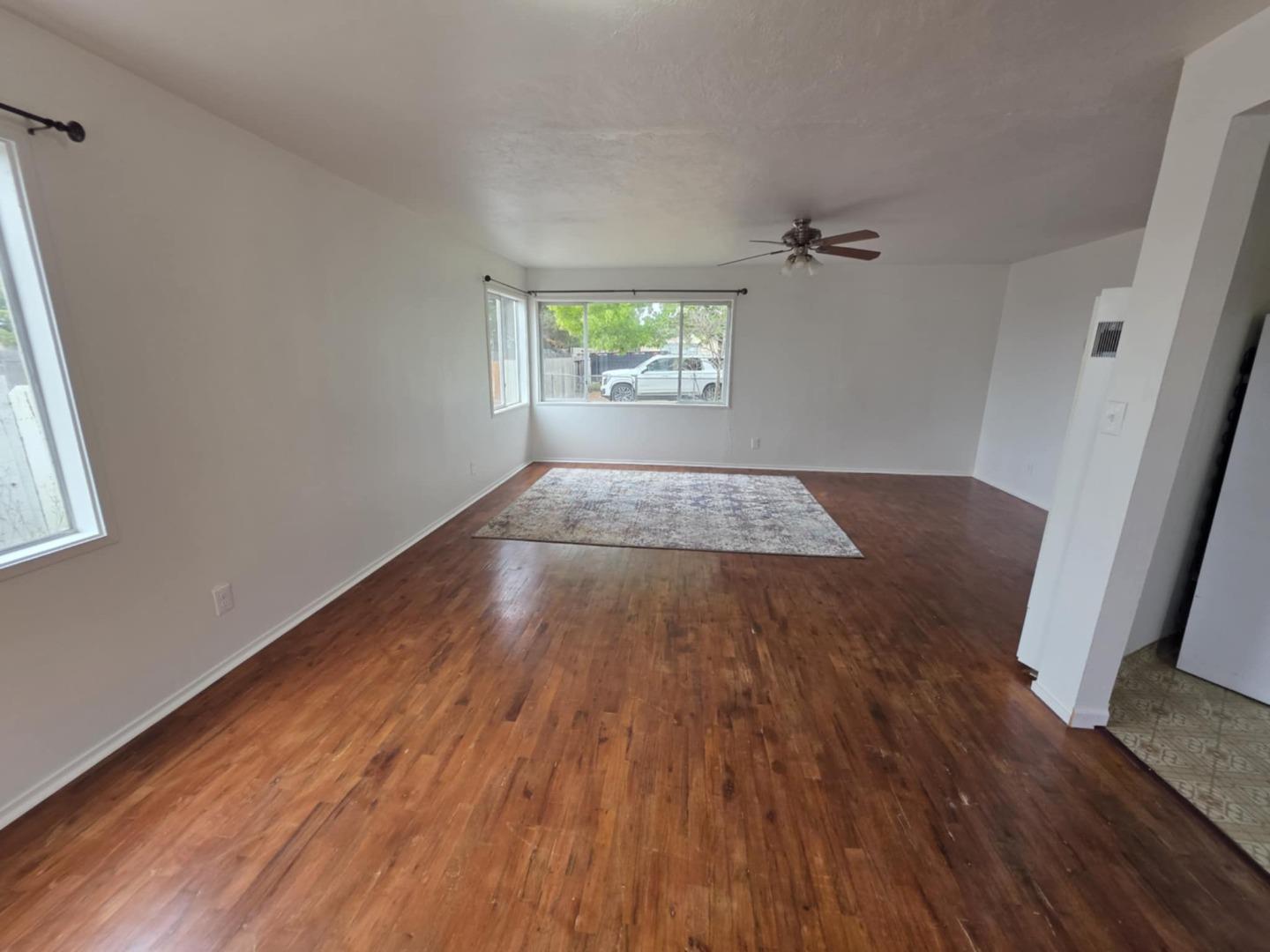 Detail Gallery Image 6 of 18 For 757 Middlefield Rd, Salinas,  CA 93906 - 7 Beds | 3/1 Baths
