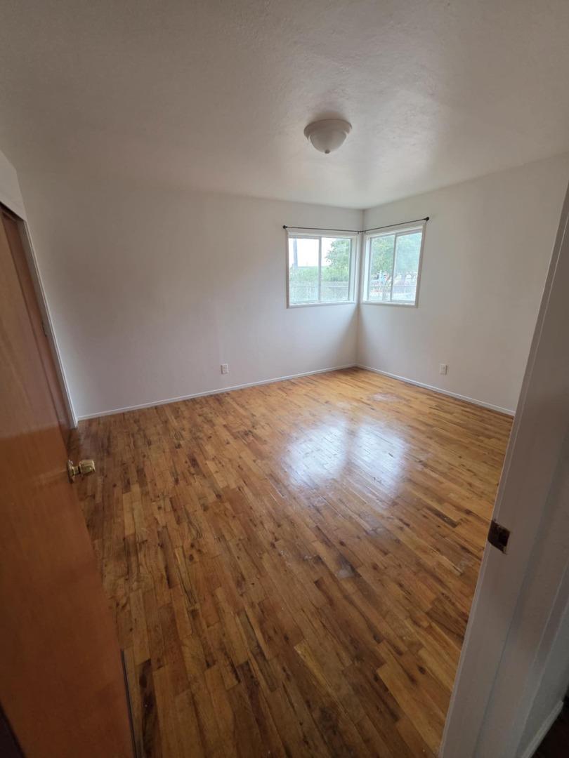 Detail Gallery Image 9 of 18 For 757 Middlefield Rd, Salinas,  CA 93906 - 7 Beds | 3/1 Baths
